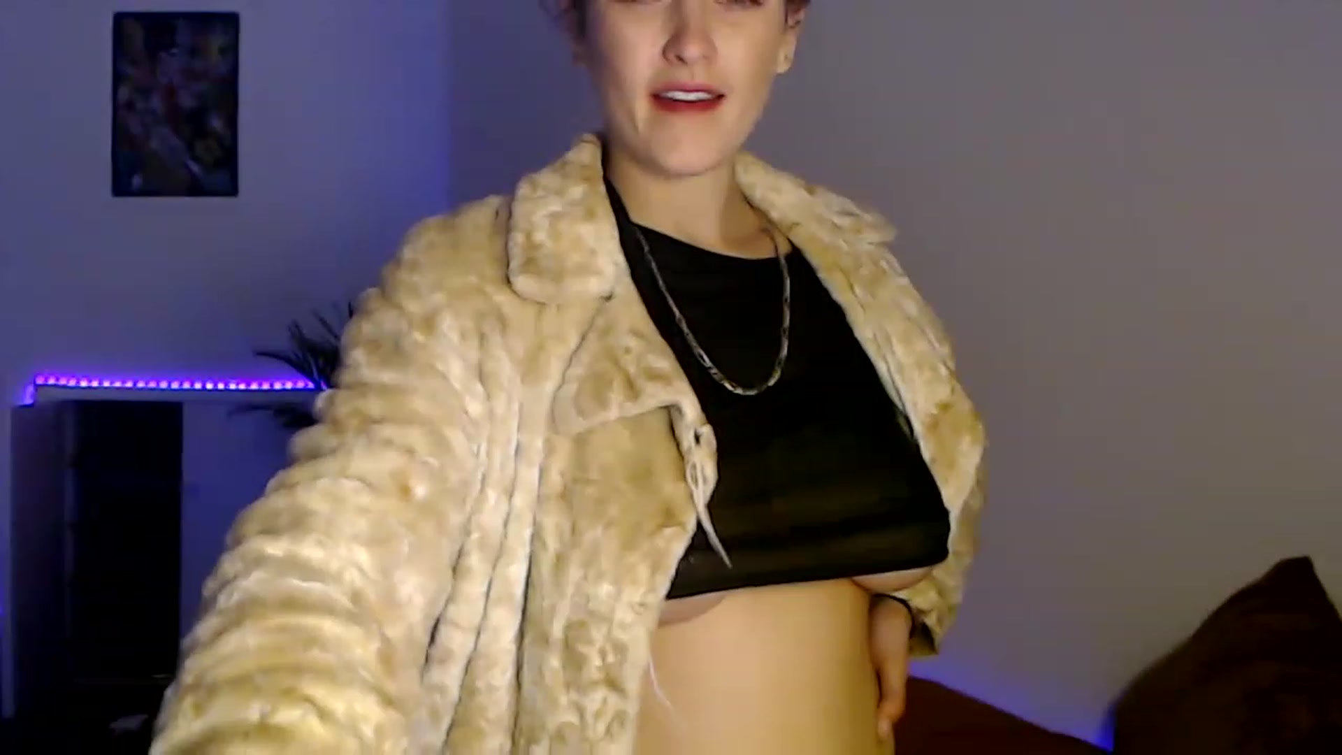 Gallery image thumbnail from Sashaaa5's myfreecams stream on, 04/27/2023, 05:03 image 6 of 20