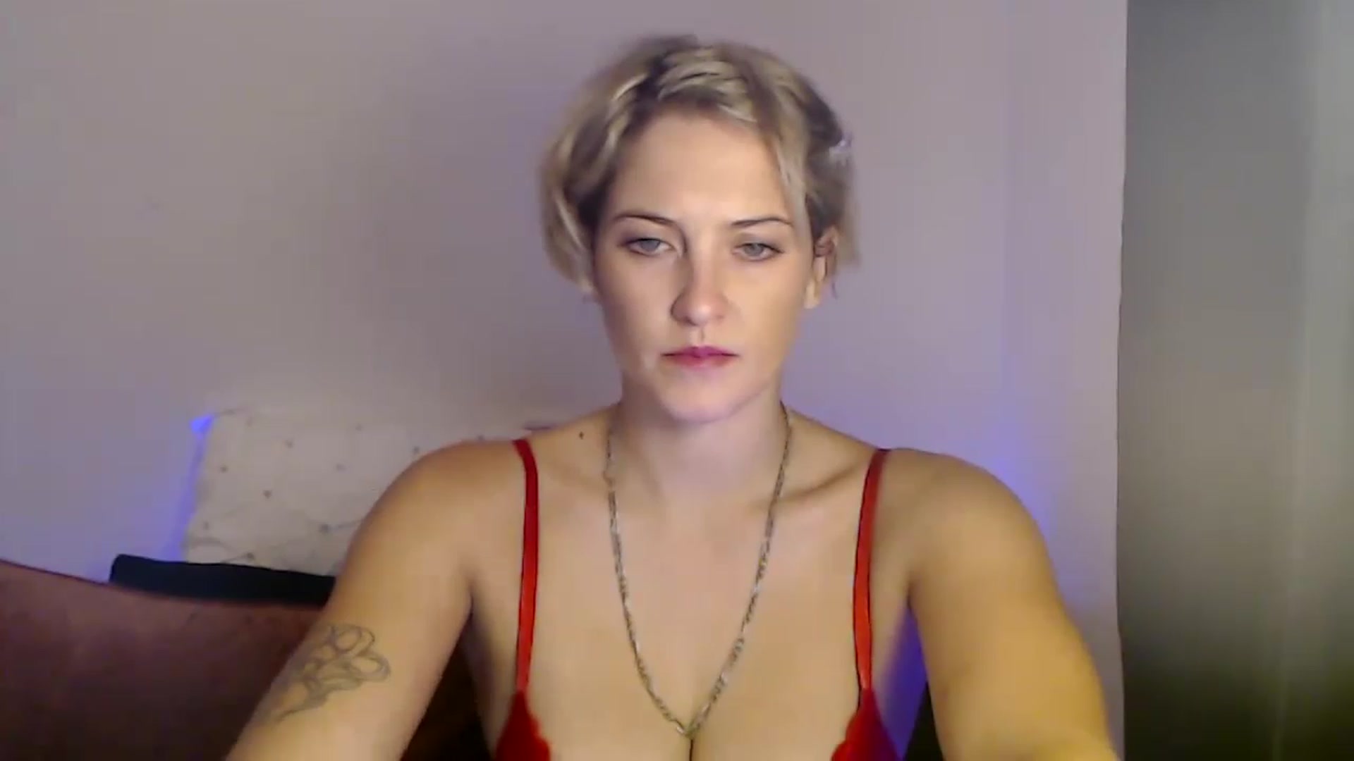Gallery image thumbnail from Sashaaa5's myfreecams stream on, 04/28/2023, 03:38 image 10 of 20