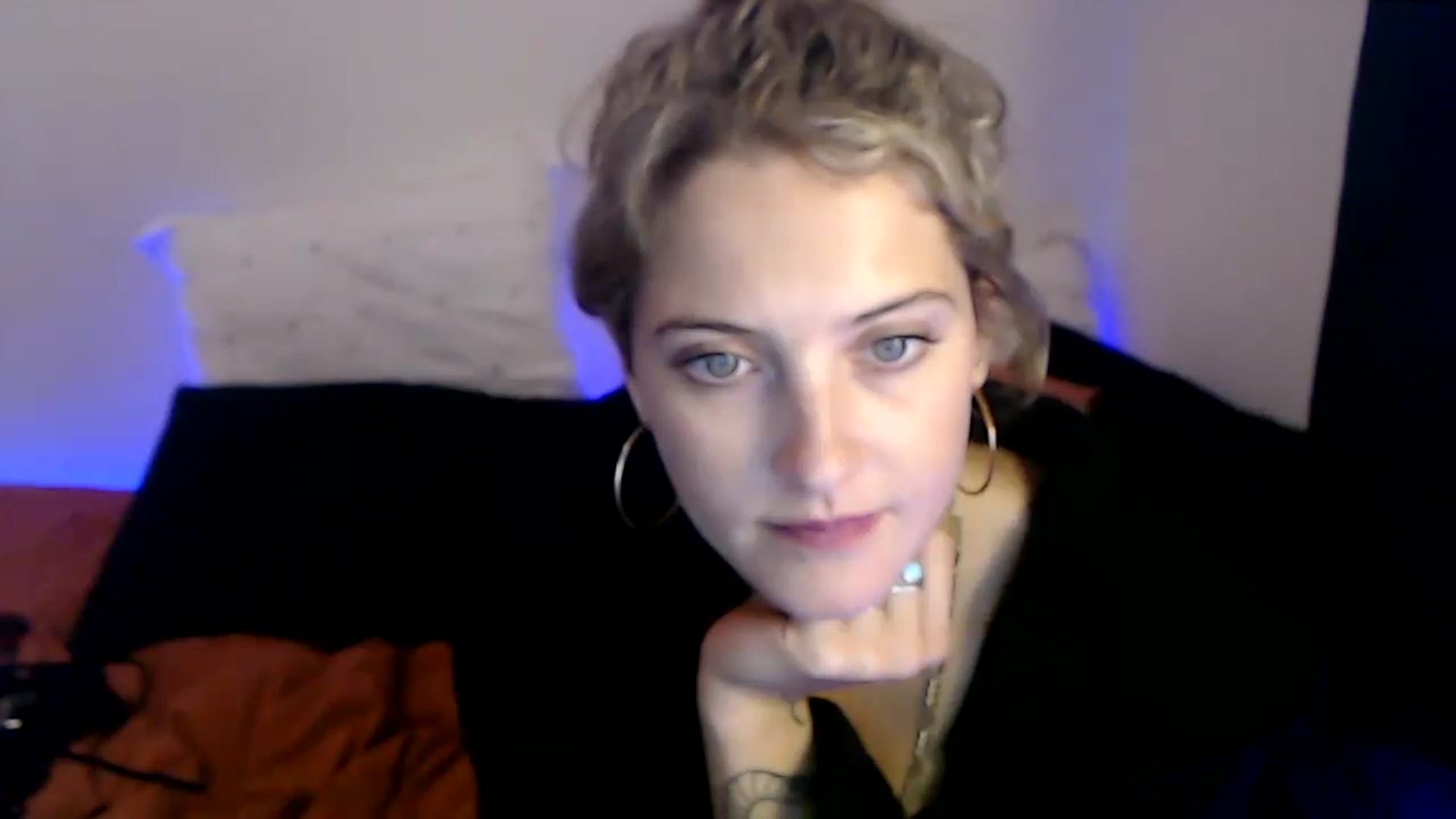Gallery image thumbnail from Sashaaa5's myfreecams stream on, 05/02/2023, 06:29 image 12 of 20