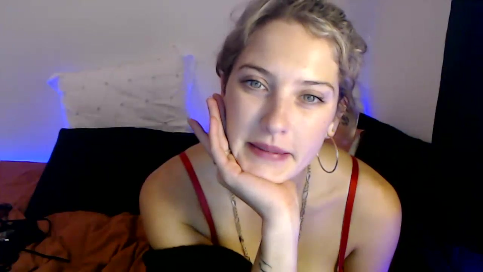 Gallery image thumbnail from Sashaaa5's myfreecams stream on, 05/02/2023, 06:29 image 8 of 20