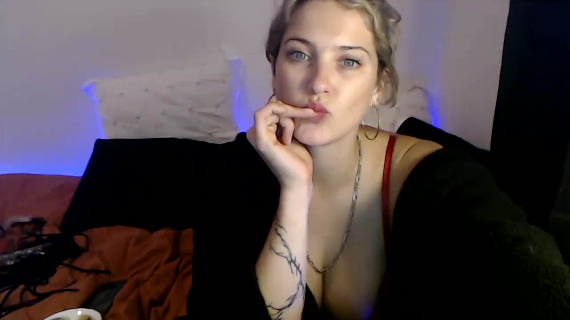 Gallery image thumbnail from Sashaaa5's myfreecams stream on, 05/02/2023, 06:29 image 5 of 20