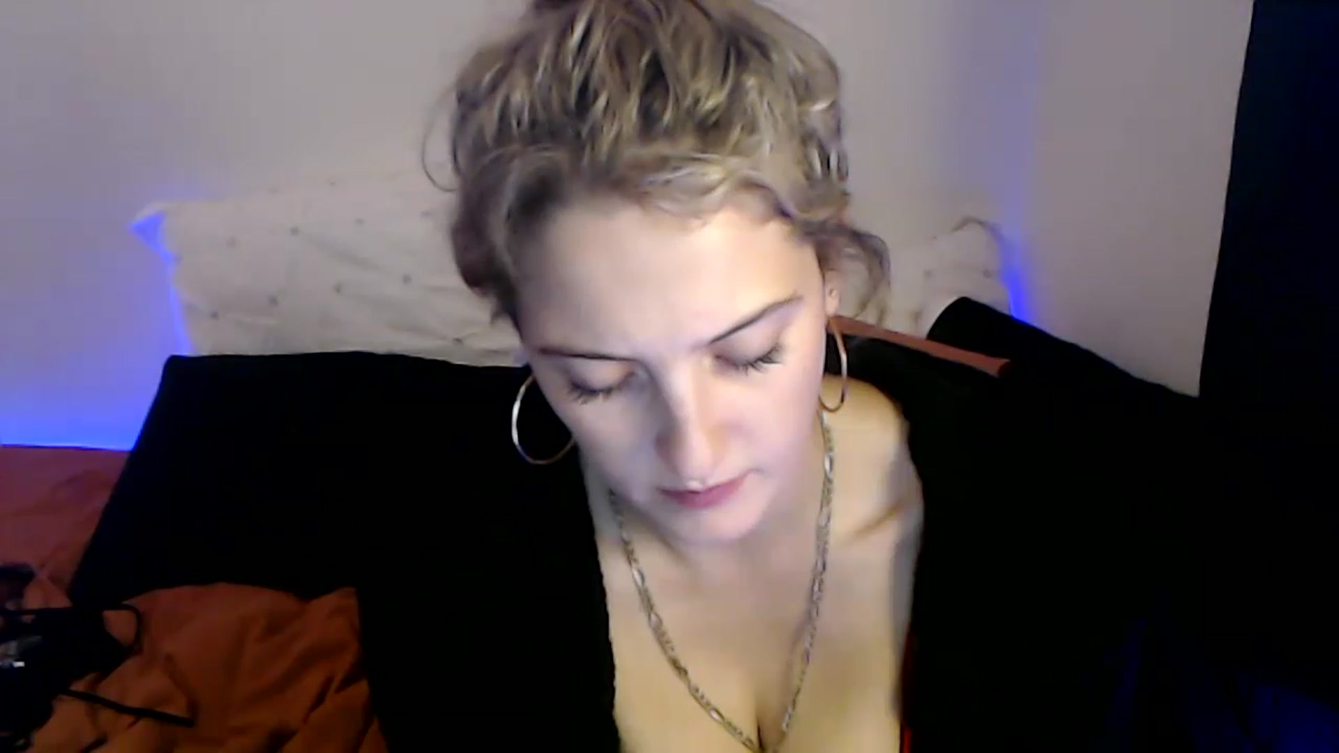 Gallery image thumbnail from Sashaaa5's myfreecams stream on, 05/02/2023, 06:29 image 10 of 20