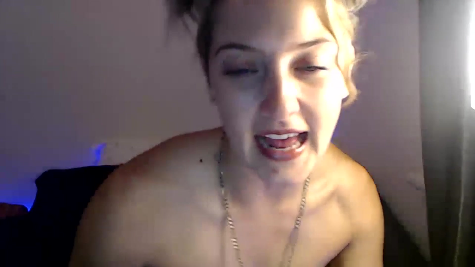 Gallery image thumbnail from Sashaaa5's myfreecams stream on, 05/08/2023, 06:11 image 6 of 20