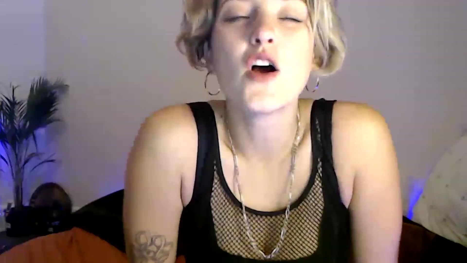 Gallery image thumbnail from Sashaaa5's myfreecams stream on, 05/11/2023, 02:46 image 19 of 20