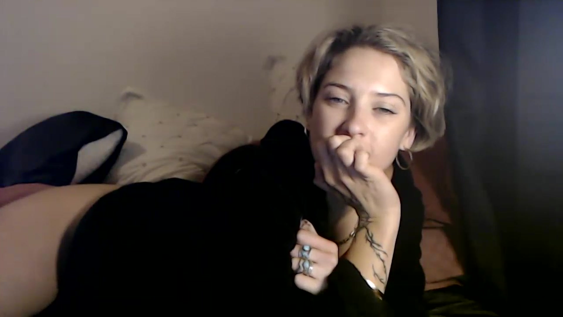 Gallery image thumbnail from Sashaaa5's myfreecams stream on, 05/23/2023, 07:40 image 17 of 20