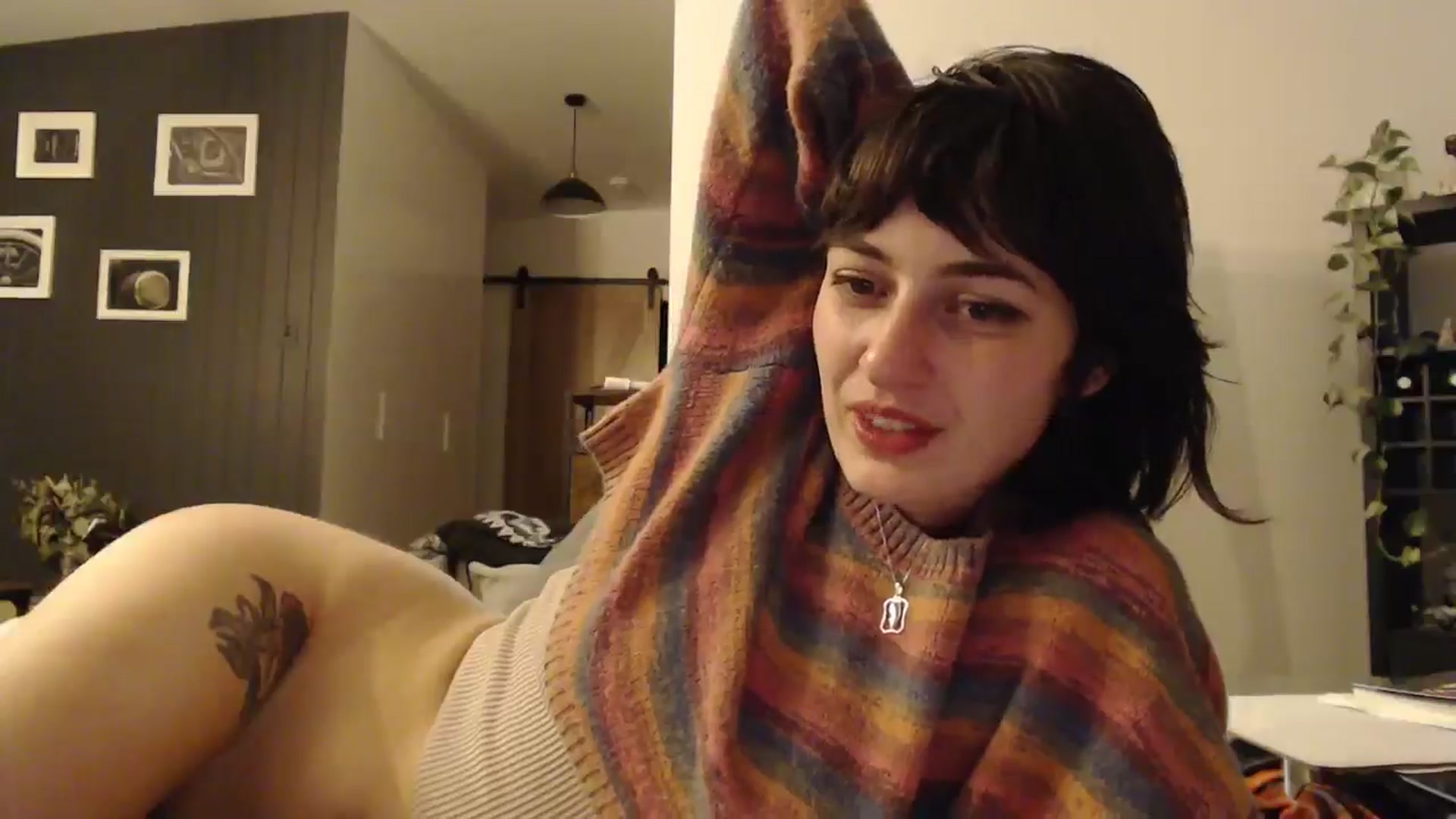 Gallery image thumbnail from Saskia's myfreecams stream on, 06/10/2024, 11:48 image 18 of 20