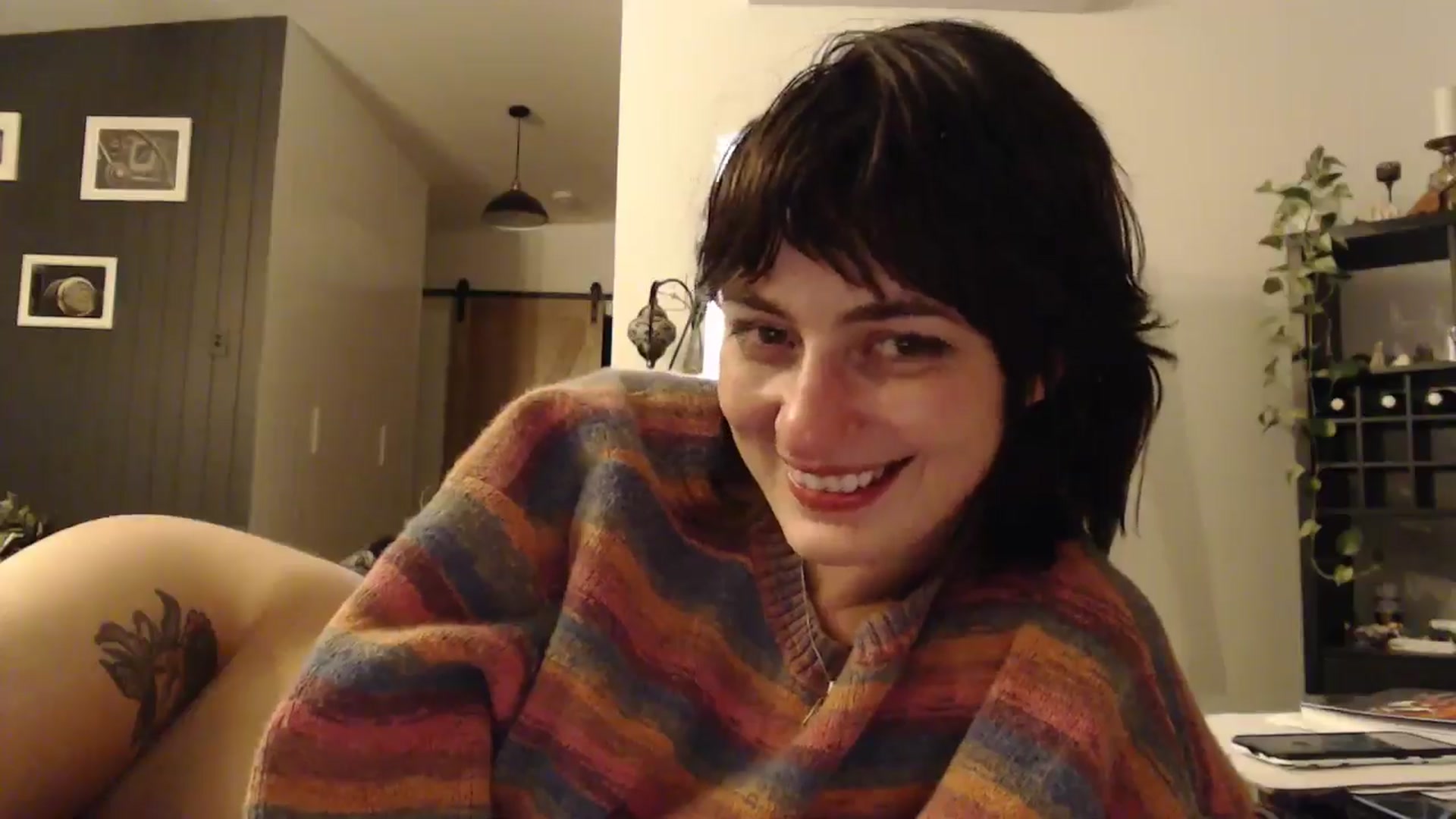 Gallery image thumbnail from Saskia's myfreecams stream on, 06/10/2024, 11:48 image 17 of 20