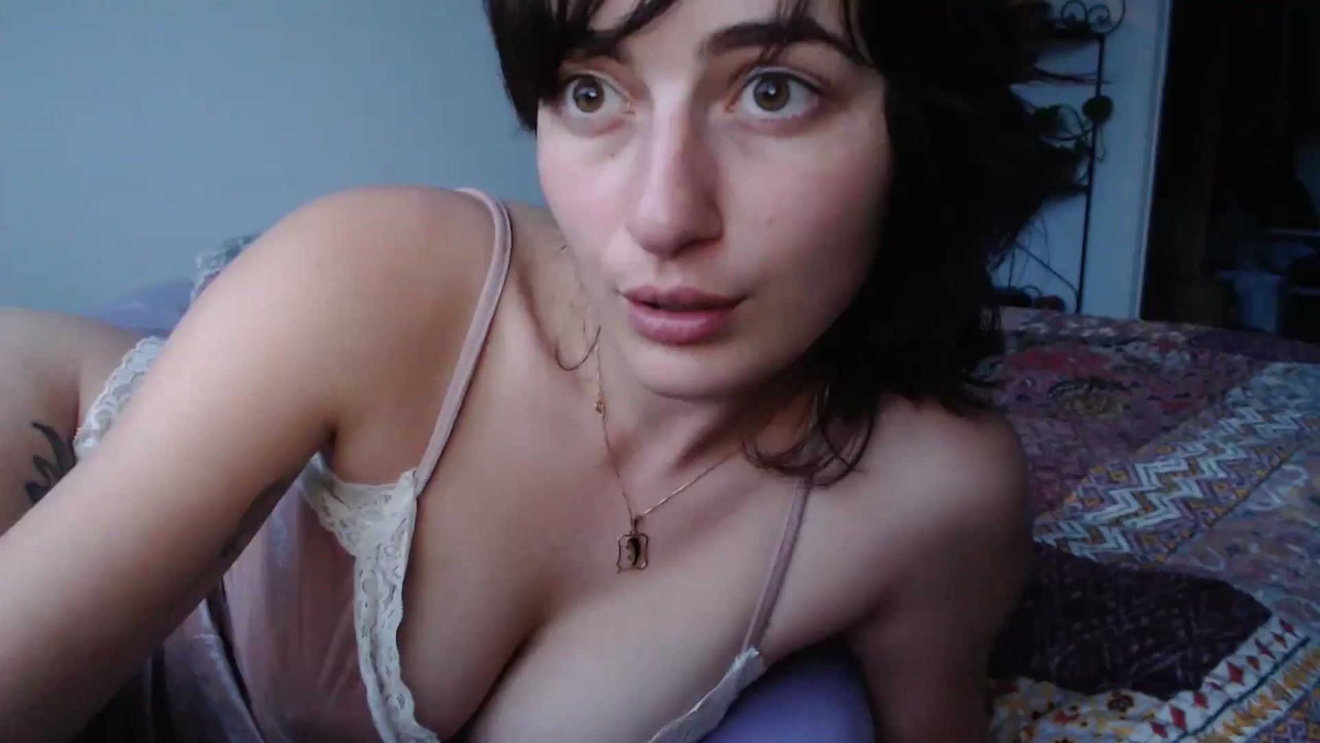 Gallery image thumbnail from Saskia's myfreecams stream on, 08/13/2024, 07:27 image 16 of 20