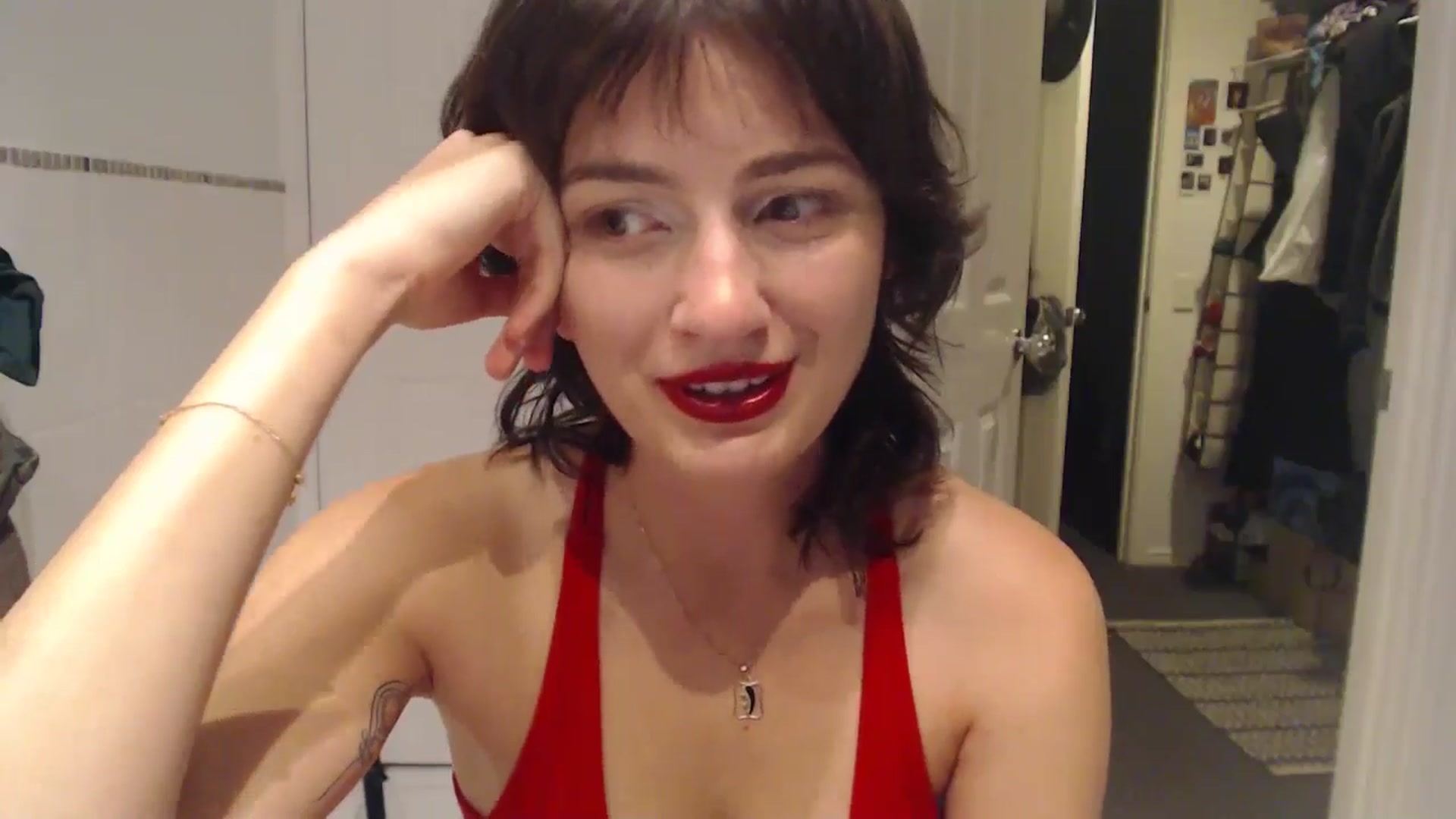Gallery image thumbnail from Saskia's myfreecams stream on, 08/29/2024, 09:38 image 6 of 20