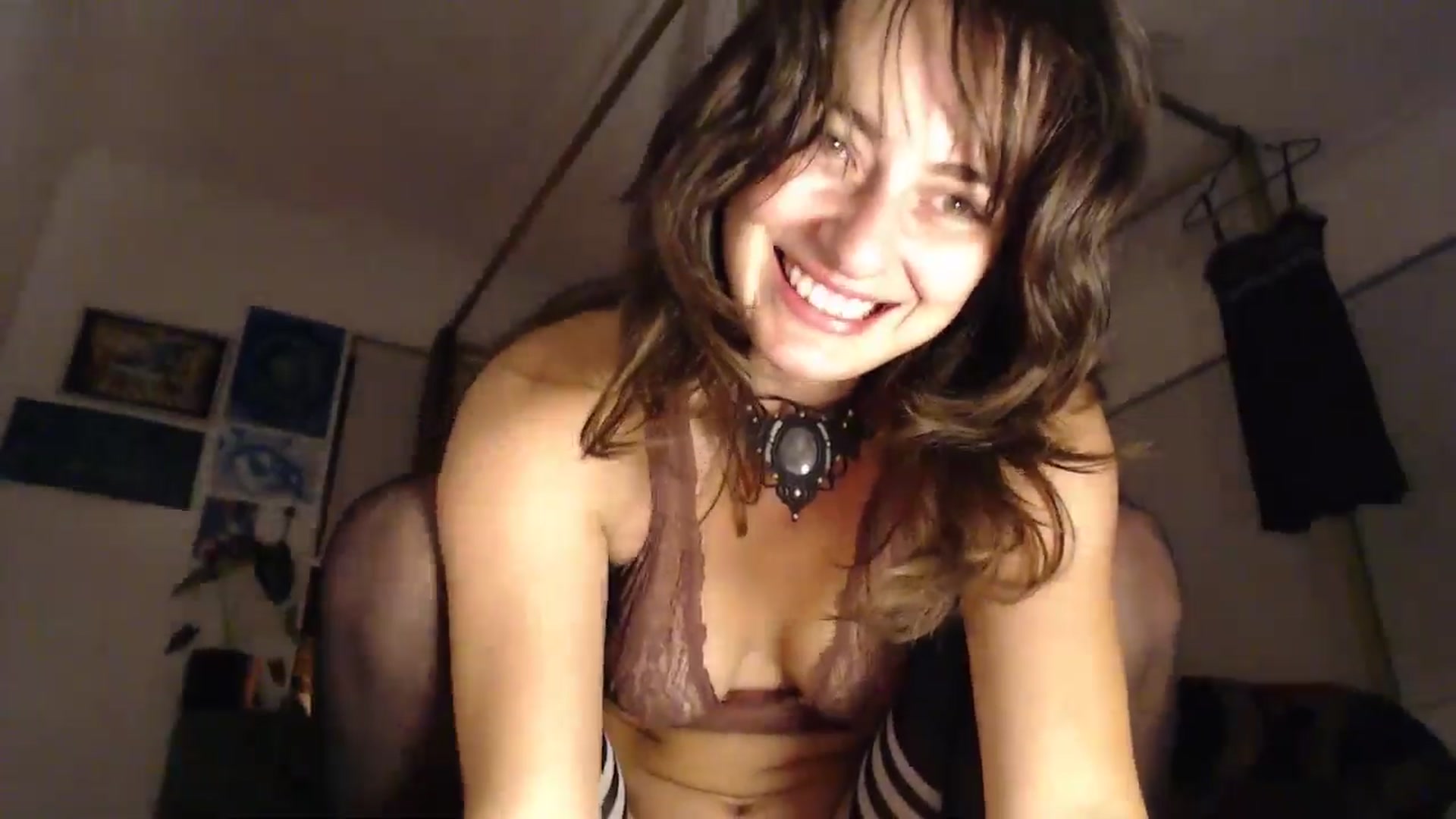 Gallery image thumbnail from Saskia's myfreecams stream on, 05/02/2025, 10:10 image 18 of 20