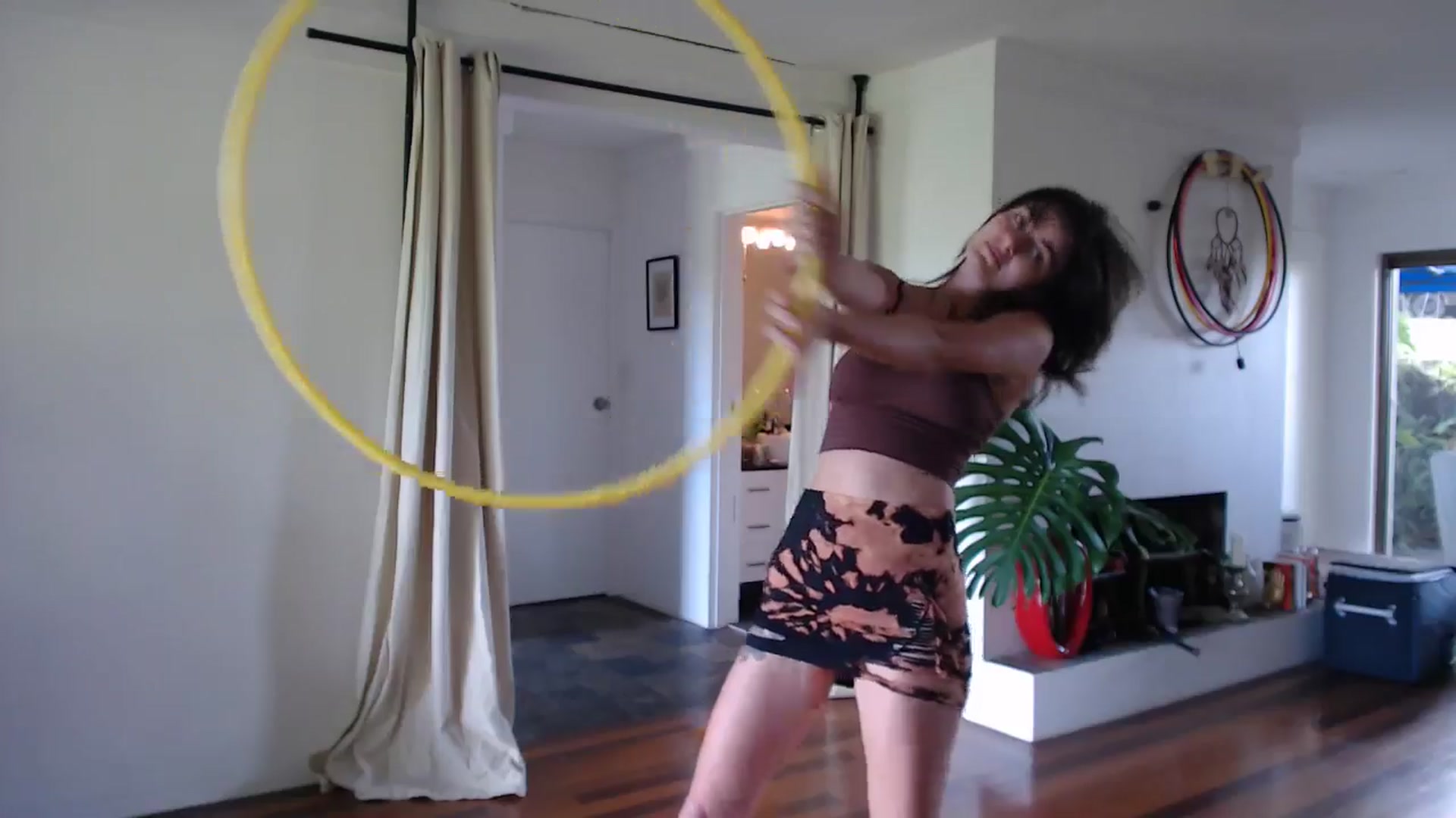 Gallery image thumbnail from Saskia's myfreecams stream on, 05/04/2025, 04:57 image 12 of 20