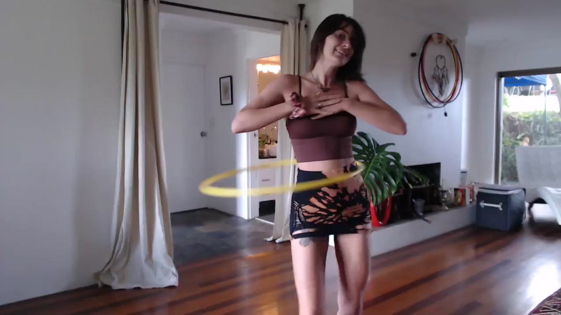 Gallery image thumbnail from Saskia's myfreecams stream on, 05/04/2025, 04:57 image 3 of 20