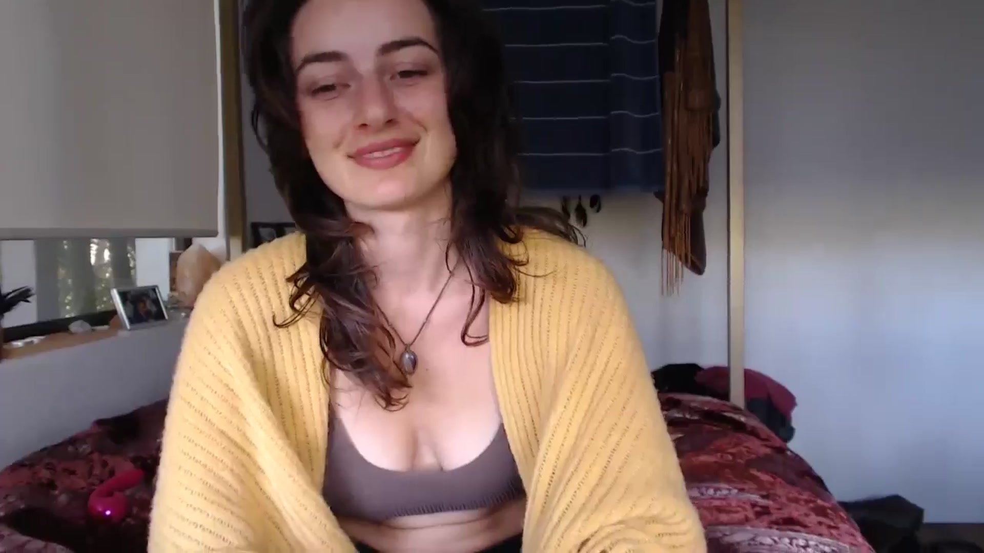 Gallery image thumbnail from Saskia's myfreecams stream on, 05/26/2025, 04:15 image 19 of 20