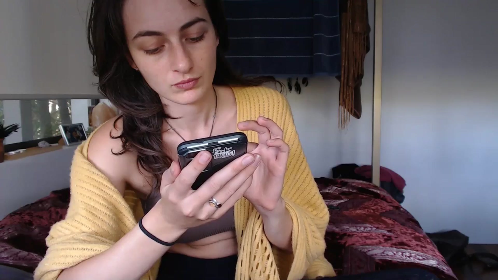Gallery image thumbnail from Saskia's myfreecams stream on, 05/26/2025, 04:15 image 16 of 20
