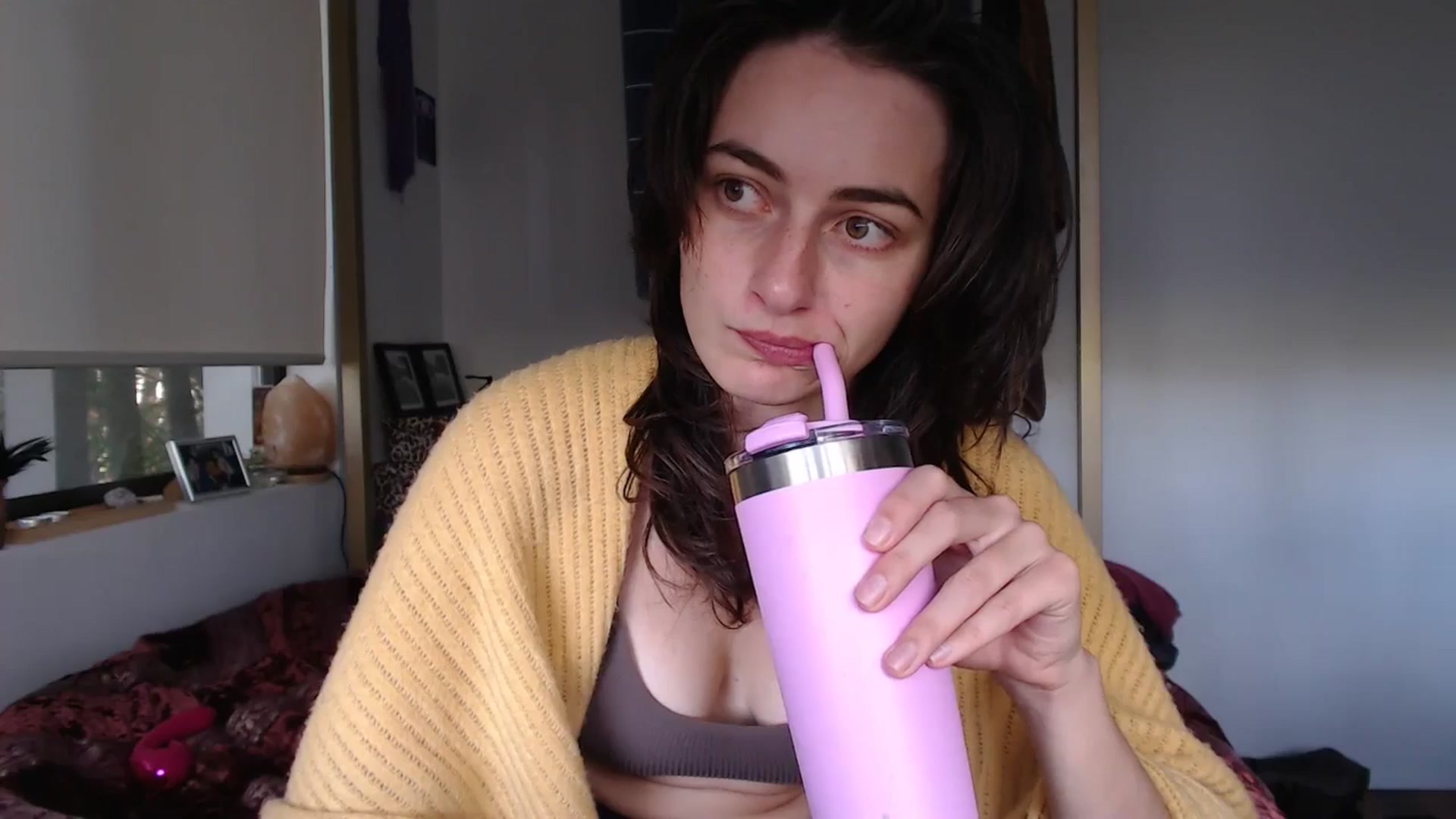 Gallery image thumbnail from Saskia's myfreecams stream on, 05/26/2025, 04:15 image 20 of 20