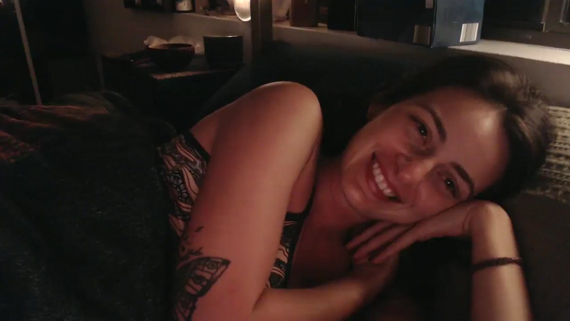 Gallery image thumbnail from Saskia's myfreecams stream on, 10/07/2025, 13:04 image 12 of 20