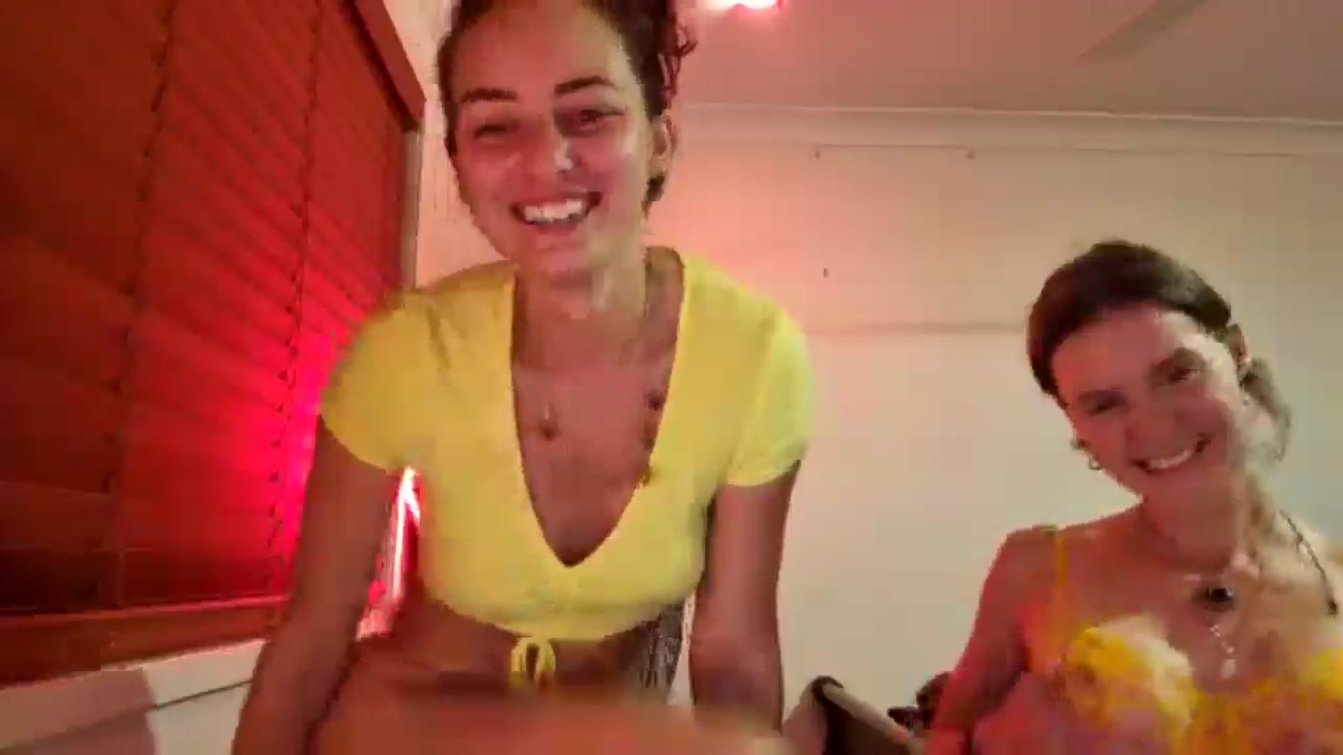Gallery image thumbnail from Saskia's myfreecams stream on, 10/24/2025, 10:33 image 15 of 20