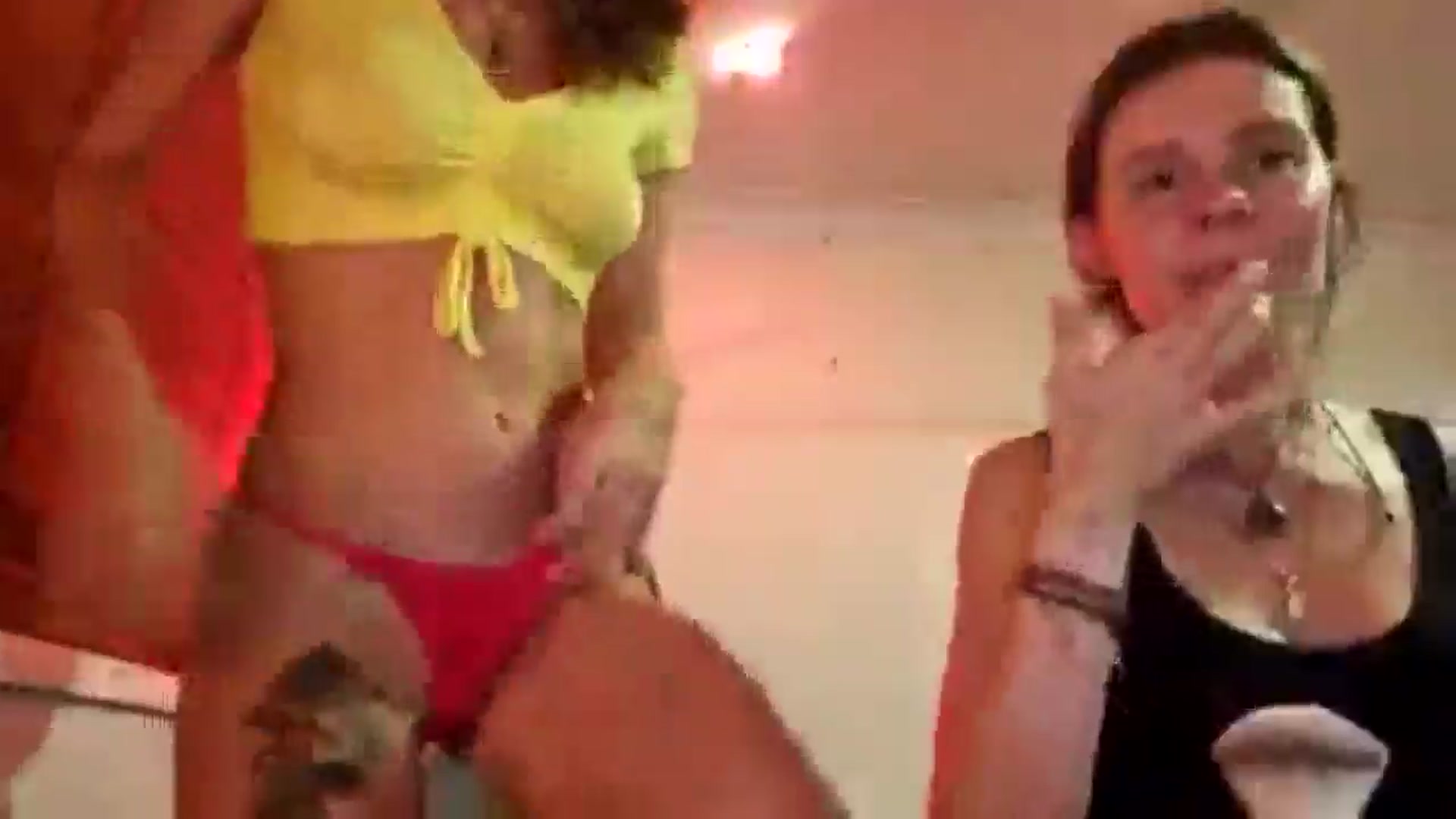 Gallery image thumbnail from Saskia's myfreecams stream on, 10/24/2025, 10:33 image 7 of 20