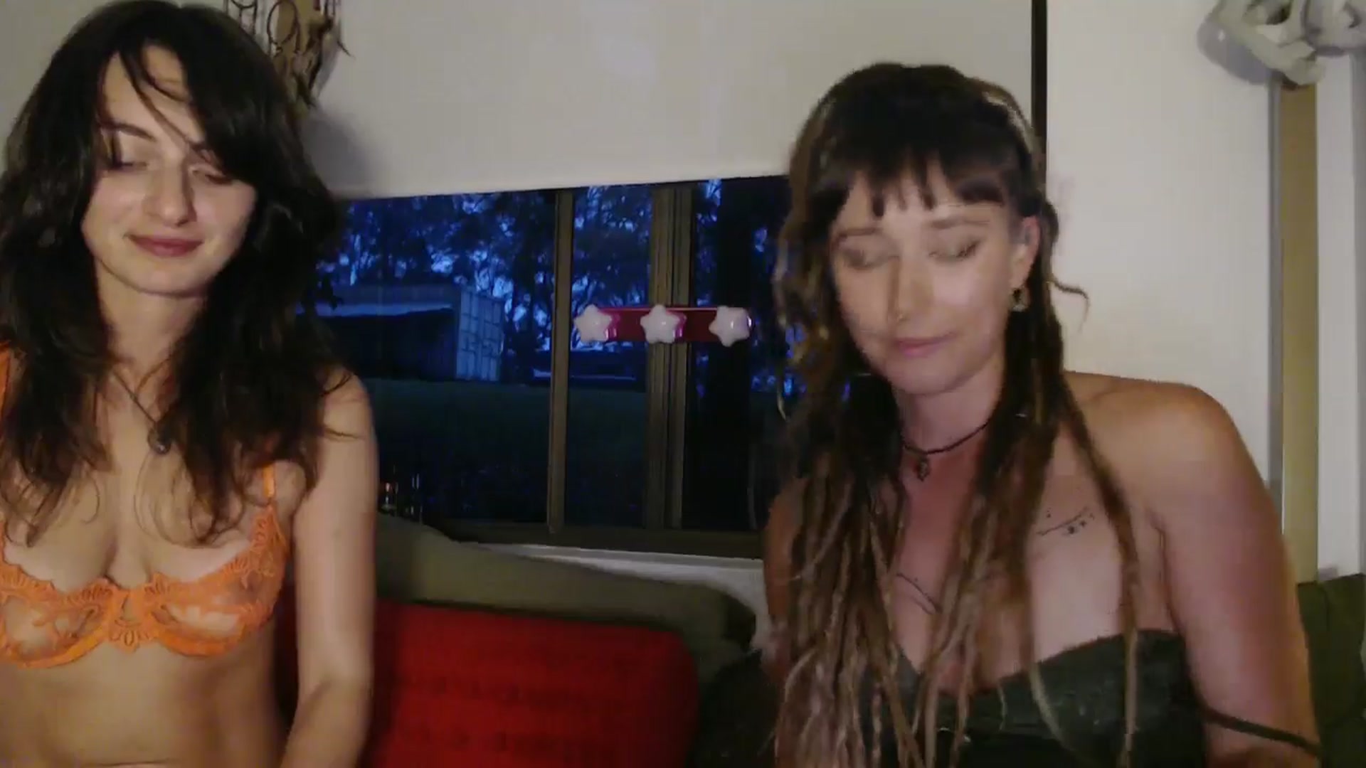 Gallery image thumbnail from Saskia's myfreecams stream on, 11/15/2025, 08:36 image 15 of 20