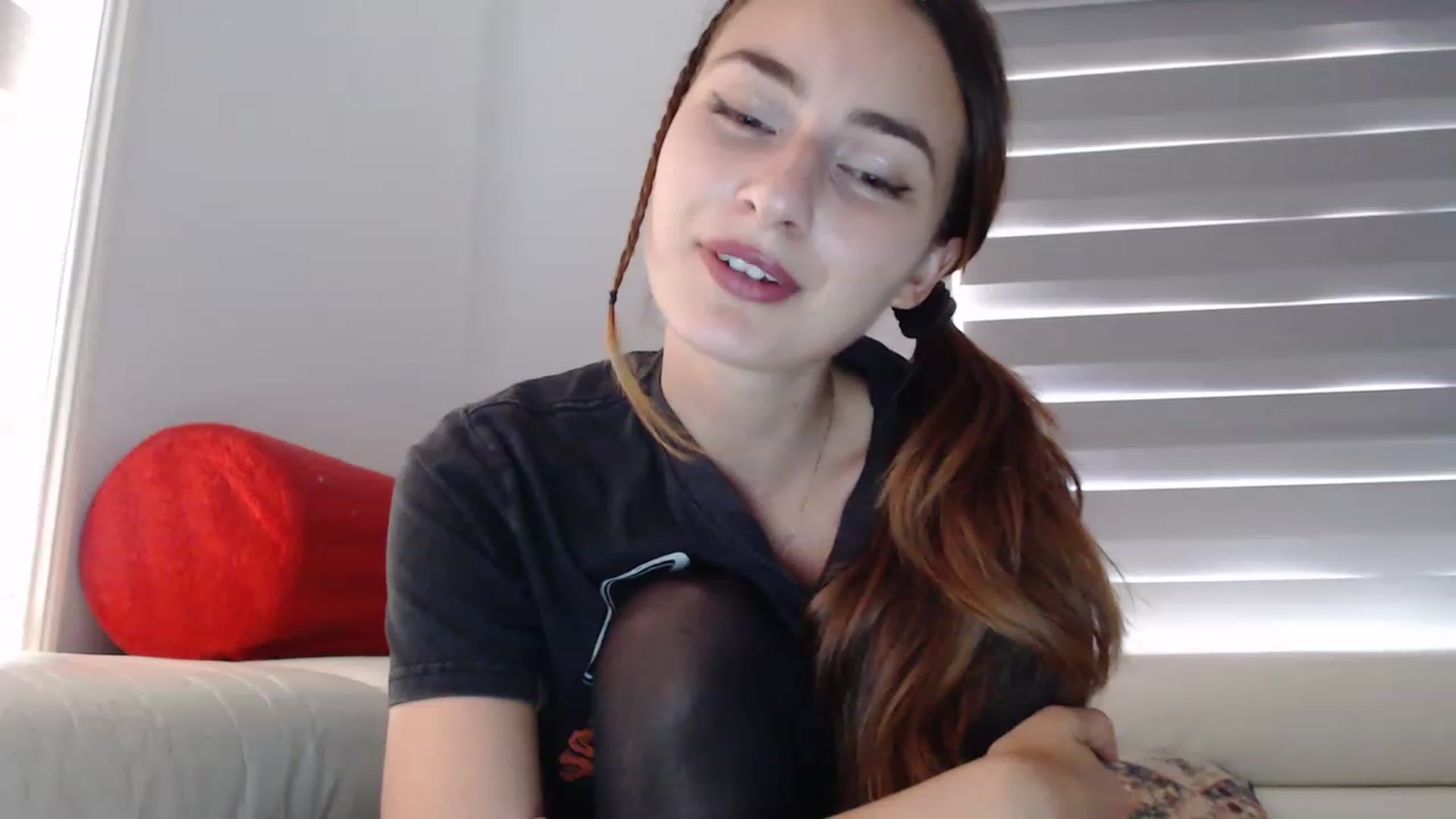 Gallery image thumbnail from Saskiia's myfreecams stream on, 02/13/2023, 07:40 image 3 of 20