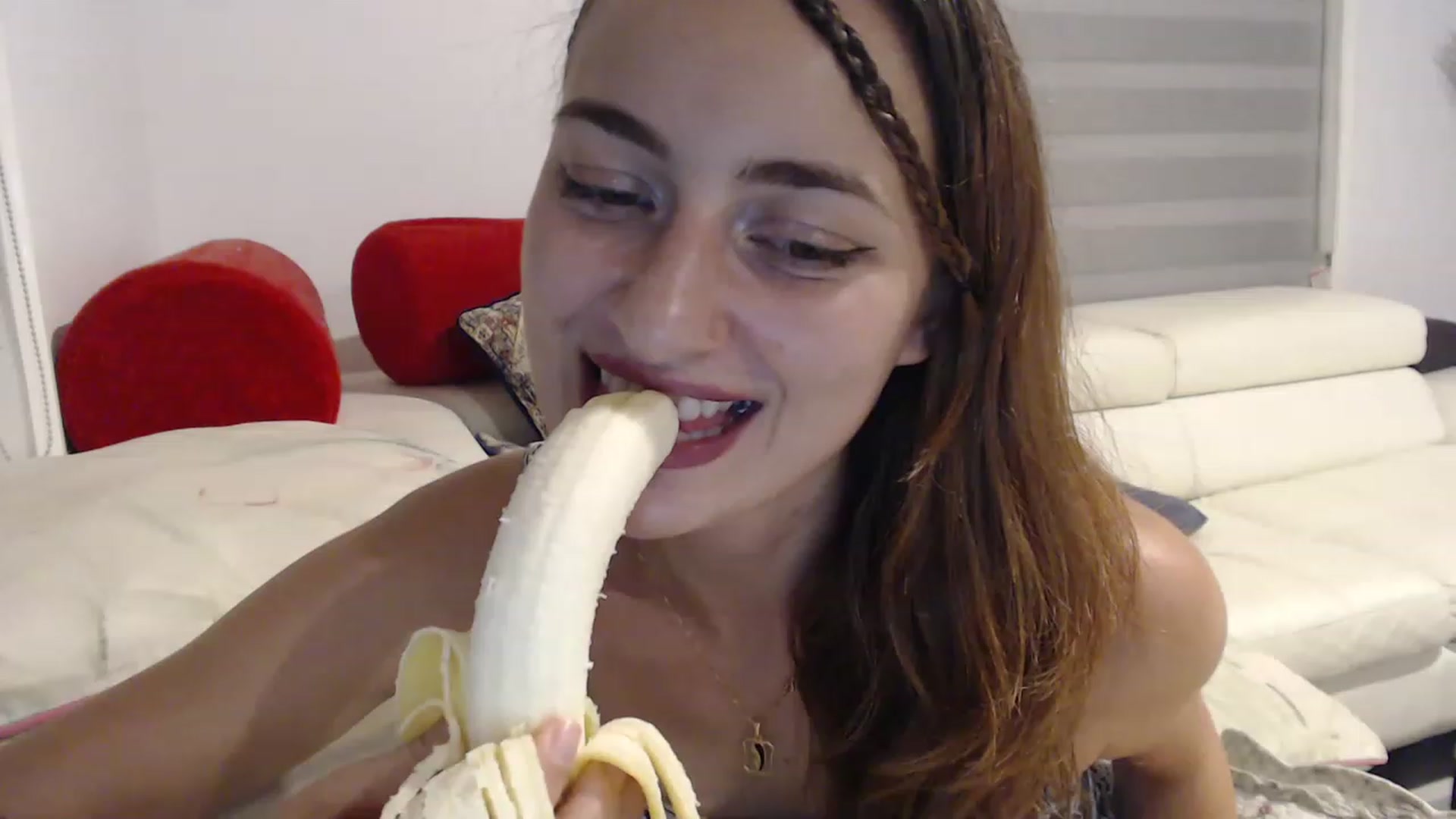 Gallery image thumbnail from Saskiia's myfreecams stream on, 02/14/2023, 09:23 image 10 of 20