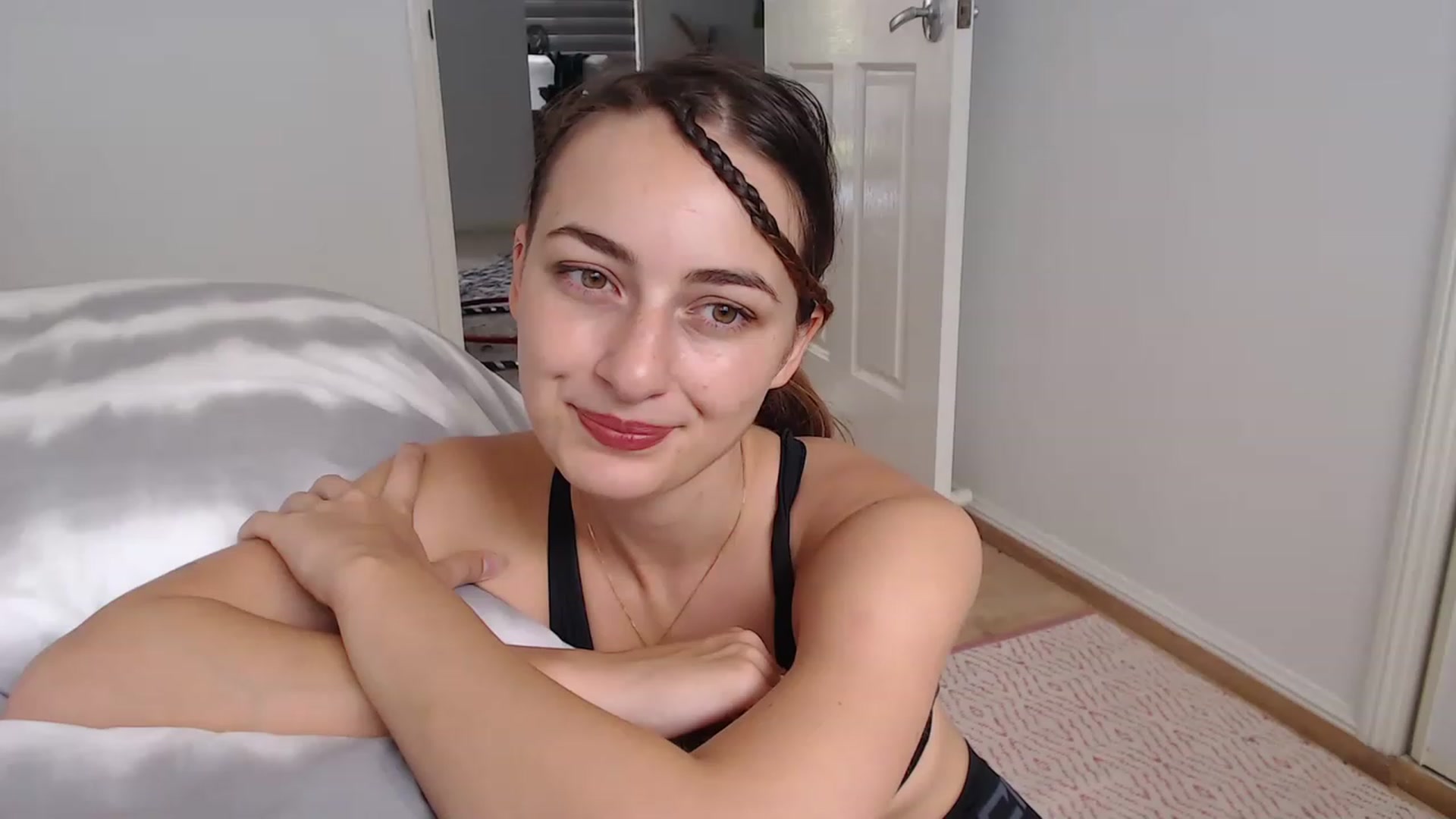 Gallery image thumbnail from Saskiia's myfreecams stream on, 02/15/2023, 24:56 image 19 of 20