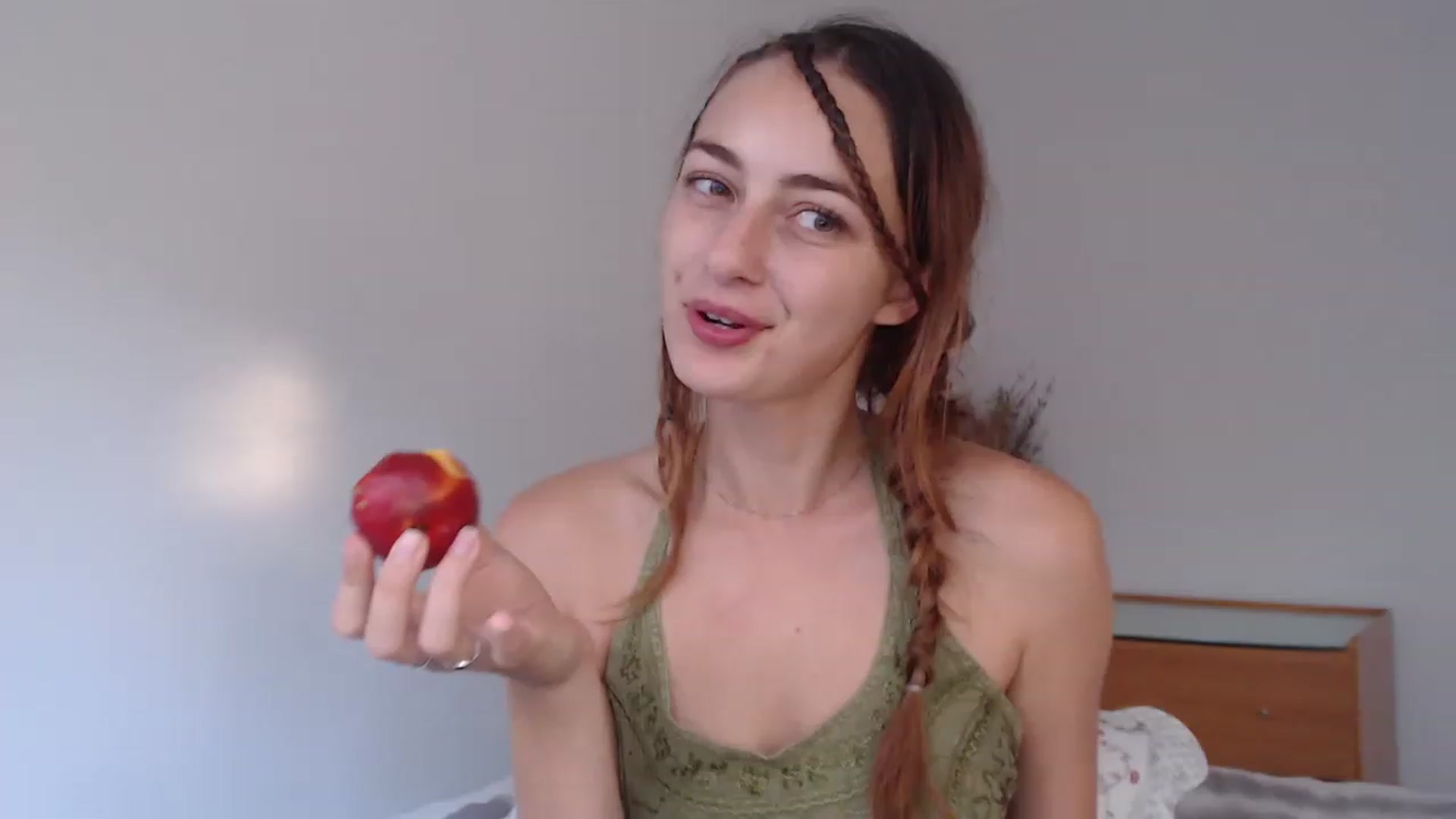 Gallery image thumbnail from Saskiia's myfreecams stream on, 02/15/2023, 08:20 image 16 of 20