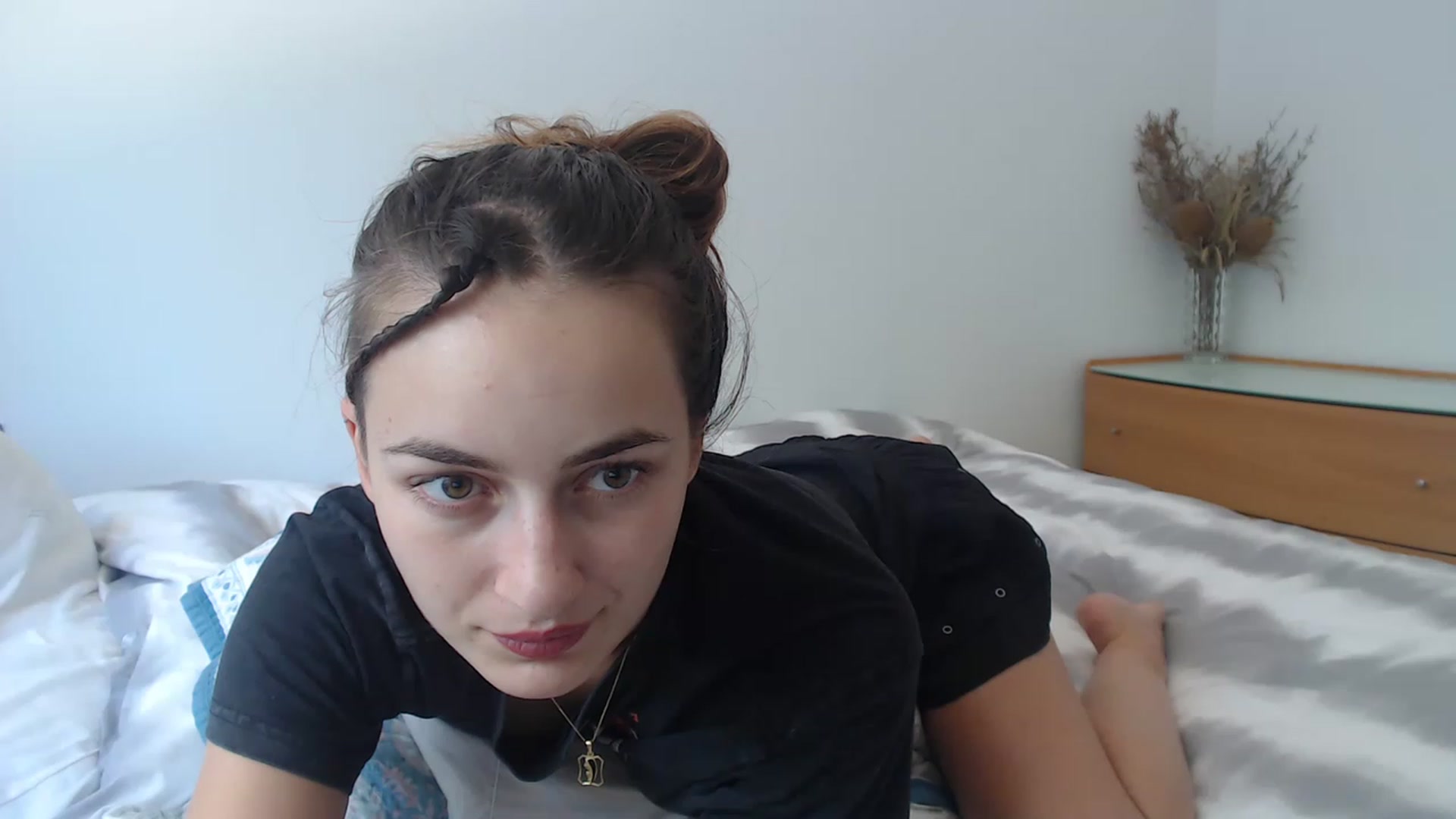 Gallery image thumbnail from Saskiia's myfreecams stream on, 02/18/2023, 03:32 image 4 of 20