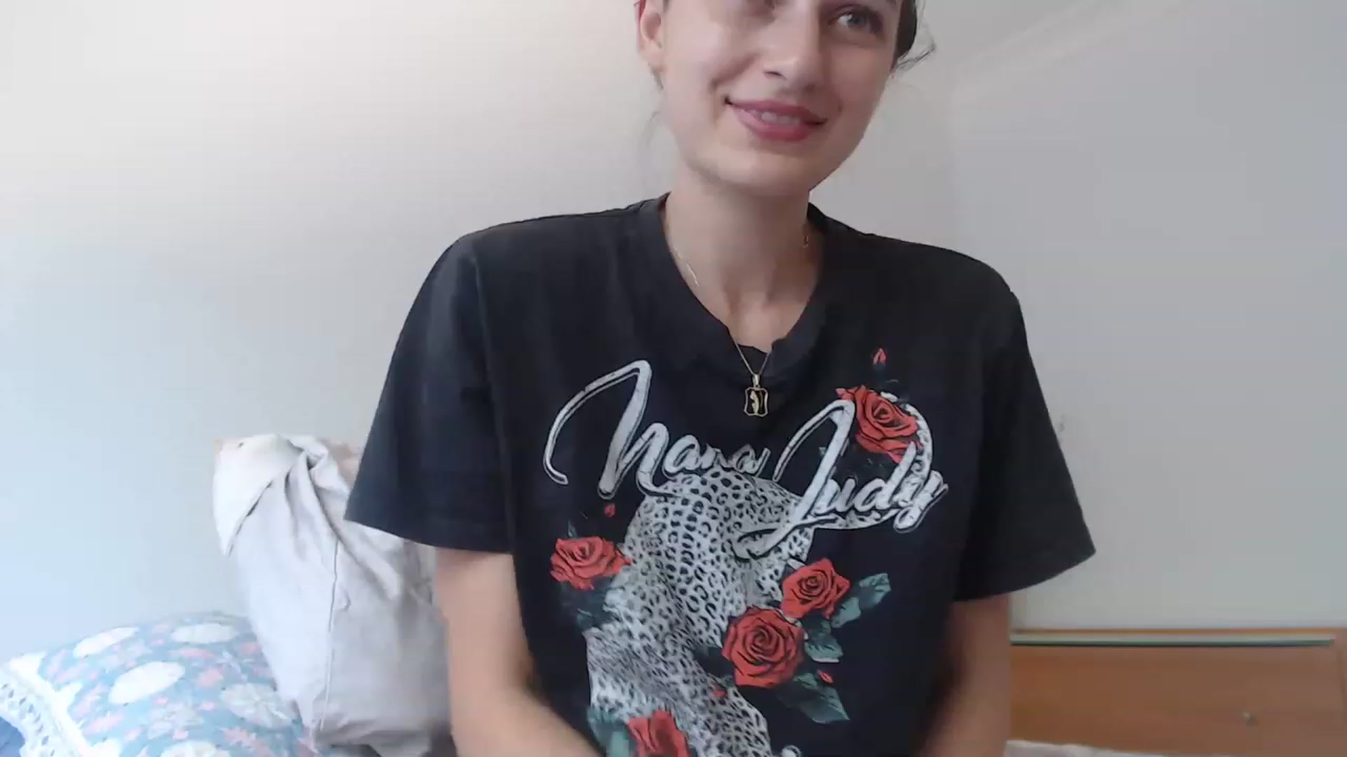 Gallery image thumbnail from Saskiia's myfreecams stream on, 02/18/2023, 03:32 image 11 of 20