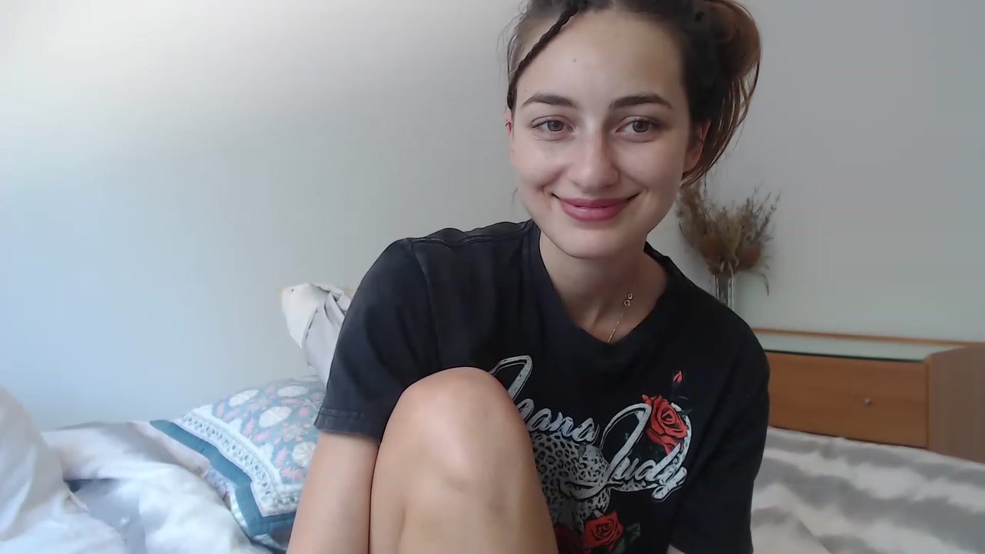 Gallery image thumbnail from Saskiia's myfreecams stream on, 02/18/2023, 03:56 image 9 of 20