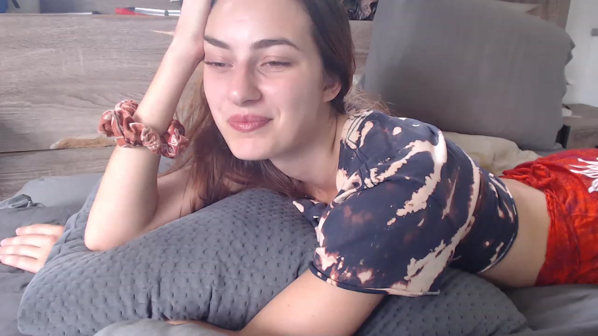 Gallery image thumbnail from Saskiia's myfreecams stream on, 03/08/2023, 04:43 image 6 of 20