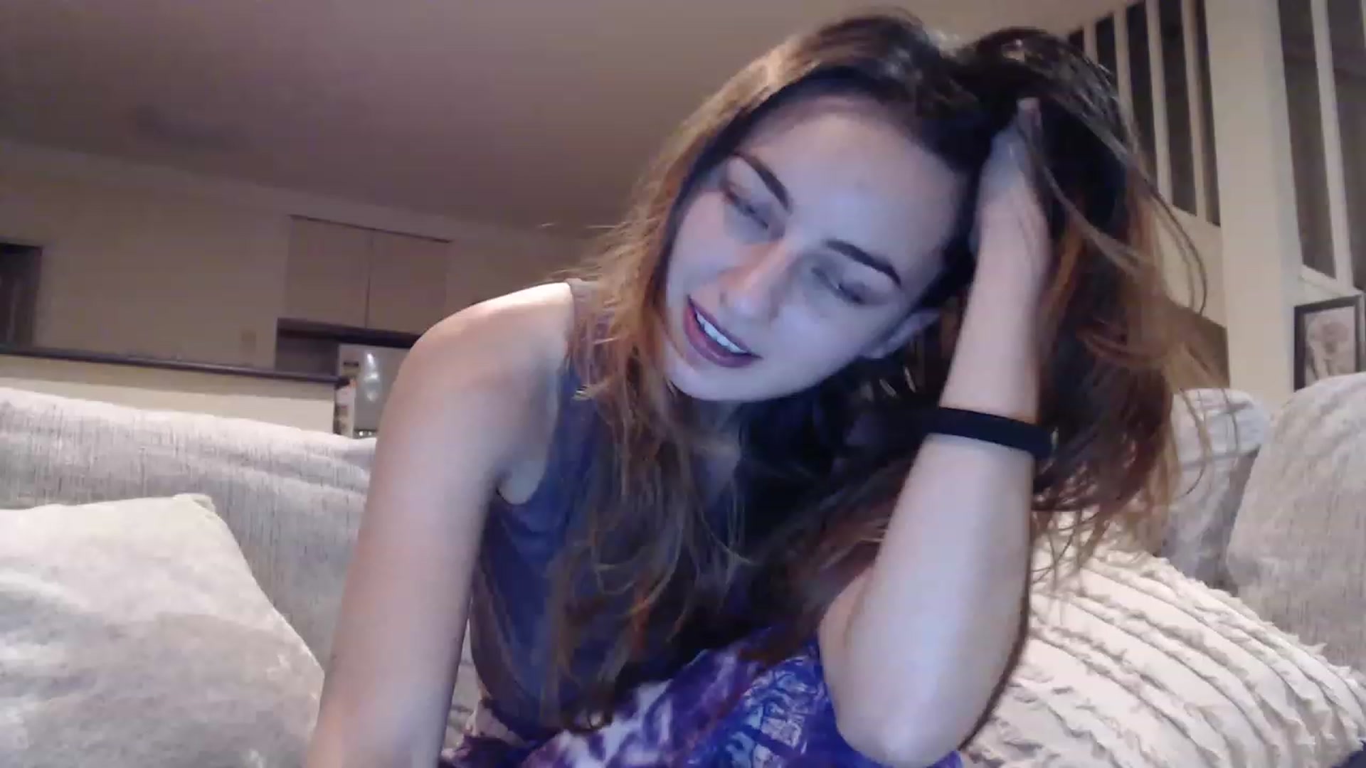 Gallery image thumbnail from Saskiia's myfreecams stream on, 04/28/2023, 07:41 image 15 of 20