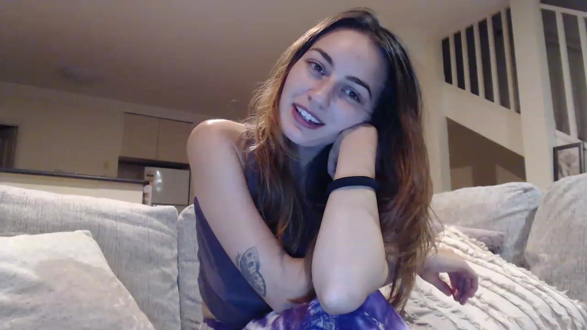 Gallery image thumbnail from Saskiia's myfreecams stream on, 04/28/2023, 07:41 image 14 of 20