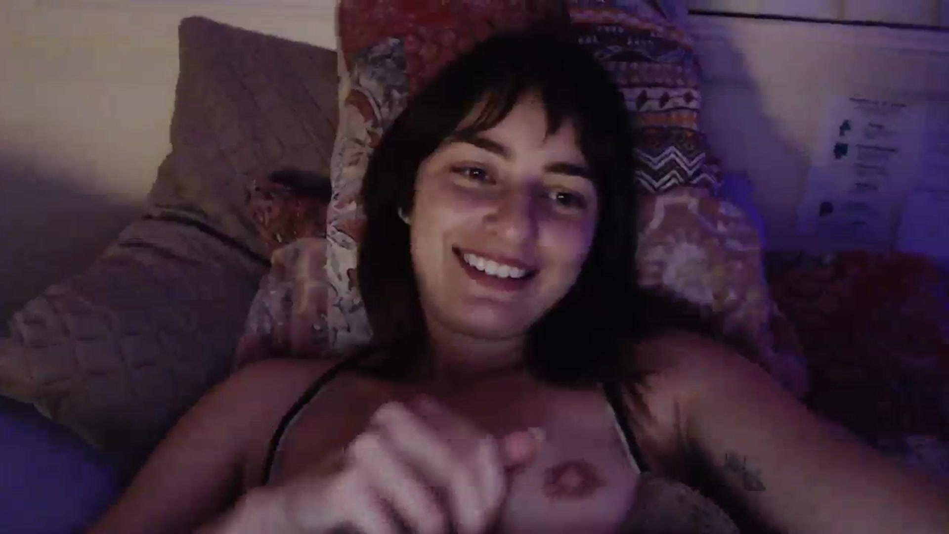 Gallery image thumbnail from Saskiia's myfreecams stream on, 08/22/2023, 13:40 image 6 of 20