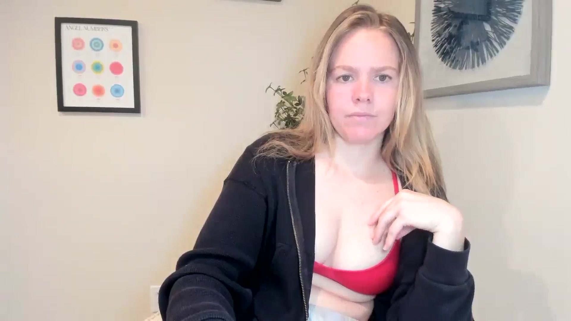 Gallery image thumbnail from Sasssykassy's myfreecams stream on, 05/16/2024, 18:39 image 7 of 20