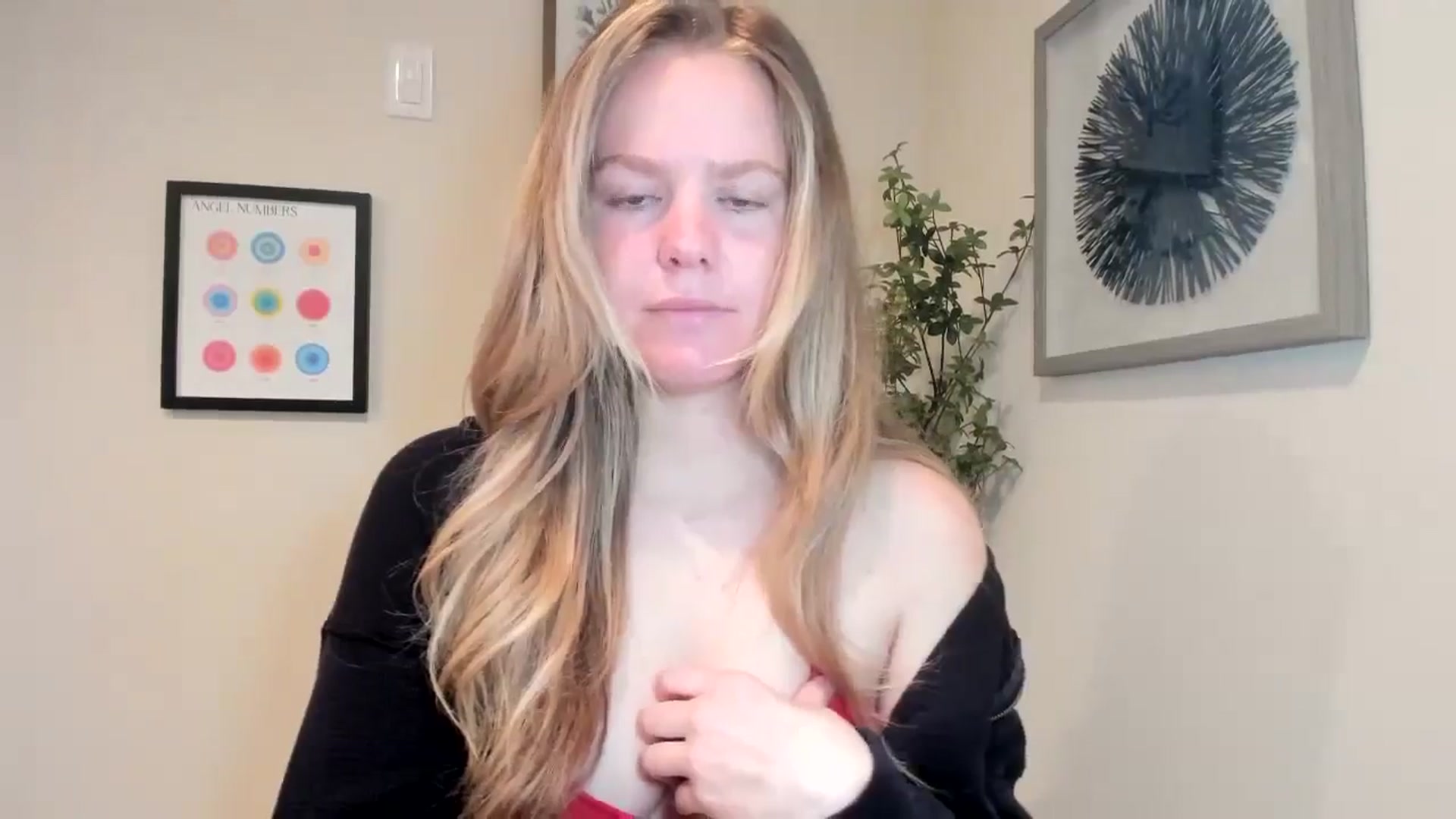 Gallery image thumbnail from Sasssykassy's myfreecams stream on, 05/16/2024, 18:39 image 2 of 20