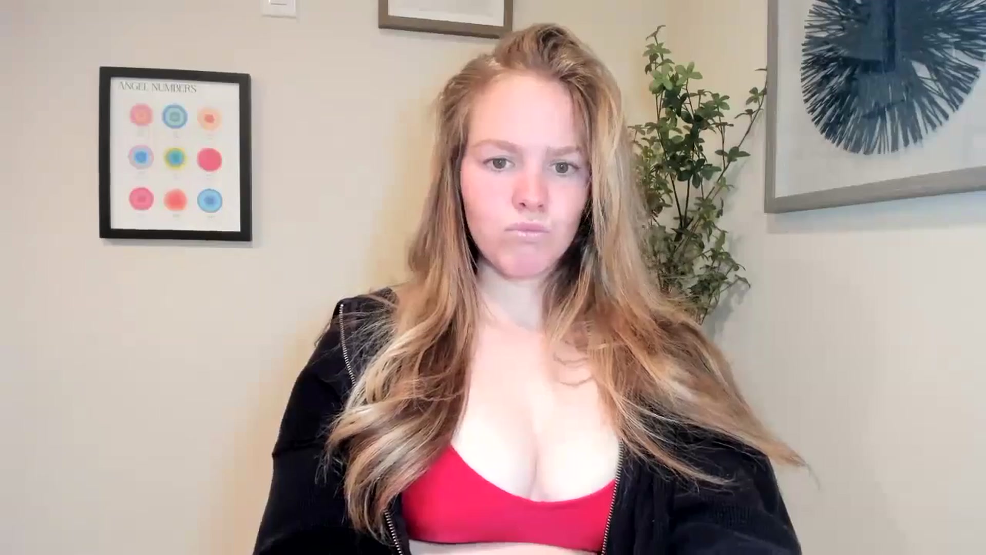 Gallery image thumbnail from Sasssykassy's myfreecams stream on, 05/16/2024, 18:39 image 10 of 20