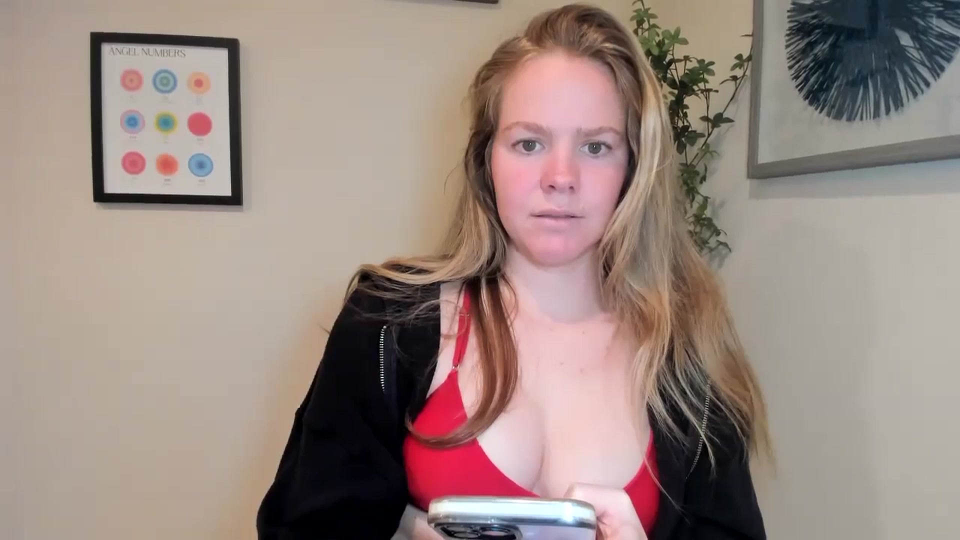 Gallery image thumbnail from Sasssykassy's myfreecams stream on, 05/16/2024, 18:39 image 16 of 20