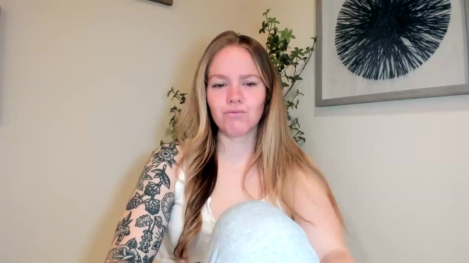 Gallery image thumbnail from Sasssykassy's myfreecams stream on, 05/17/2024, 17:42 image 12 of 20