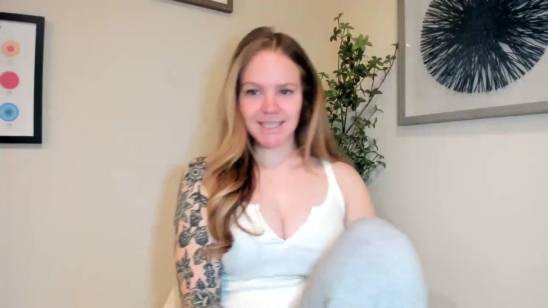 Gallery image thumbnail from Sasssykassy's myfreecams stream on, 05/17/2024, 17:42 image 9 of 20