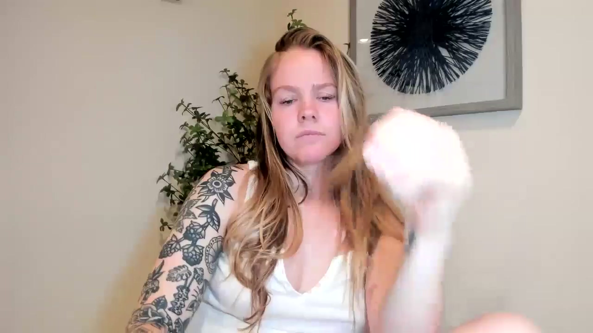 Gallery image thumbnail from Sasssykassy's myfreecams stream on, 05/18/2024, 01:16 image 12 of 20