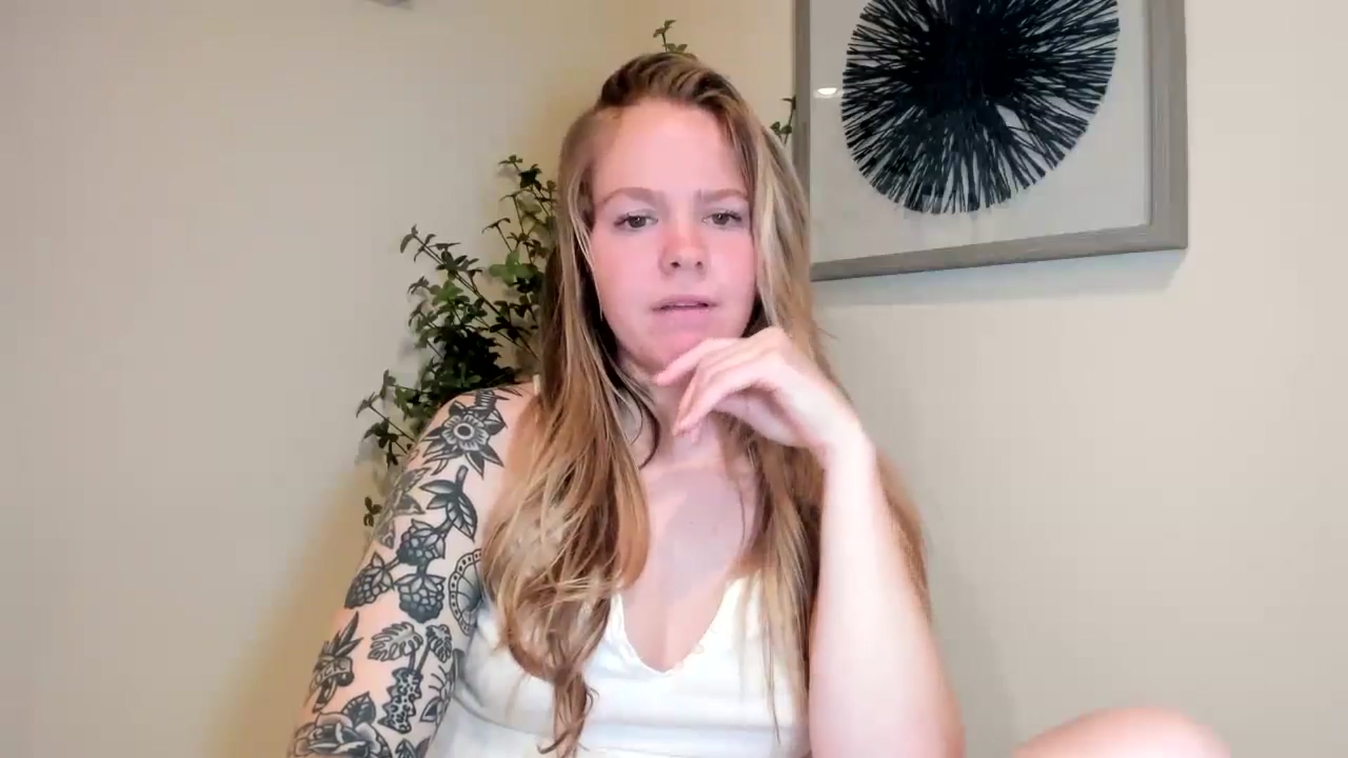 Gallery image thumbnail from Sasssykassy's myfreecams stream on, 05/18/2024, 01:16 image 10 of 20