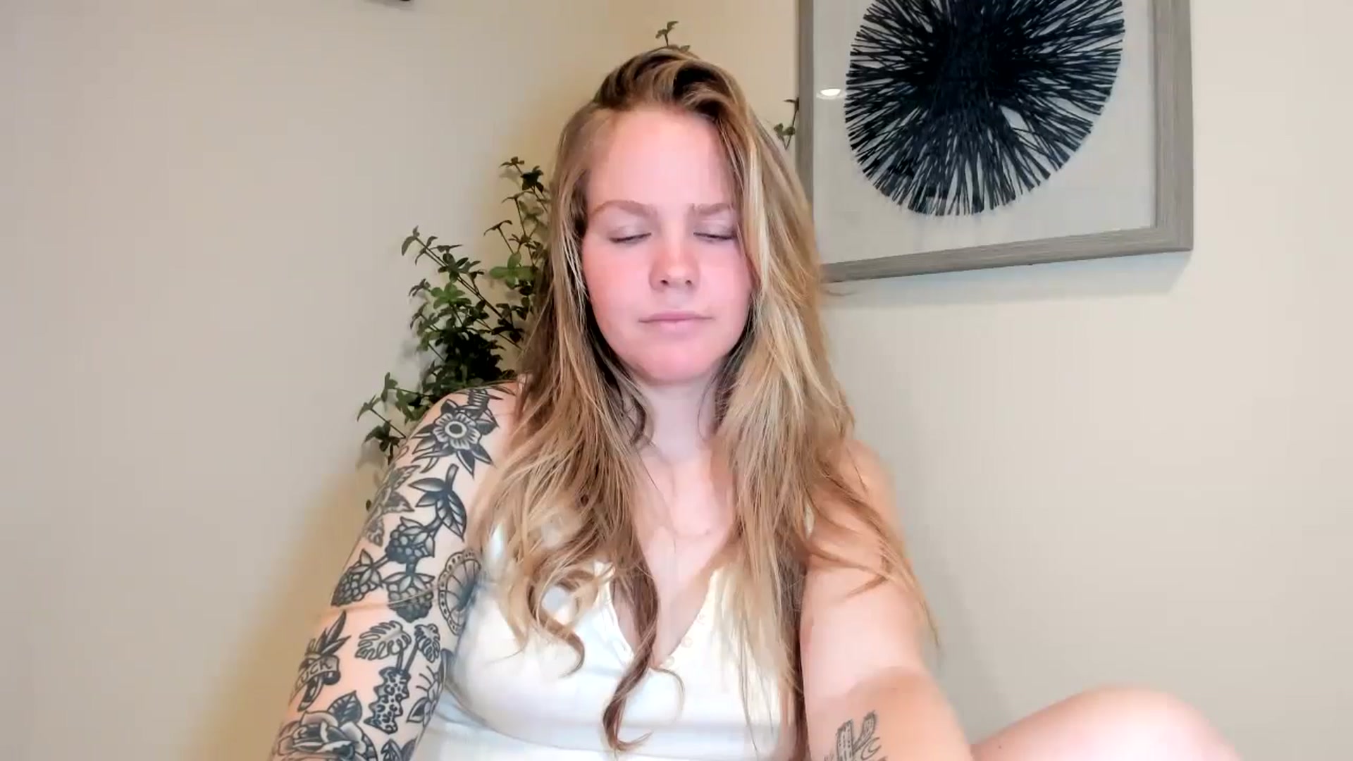 Gallery image thumbnail from Sasssykassy's myfreecams stream on, 05/18/2024, 01:16 image 4 of 20