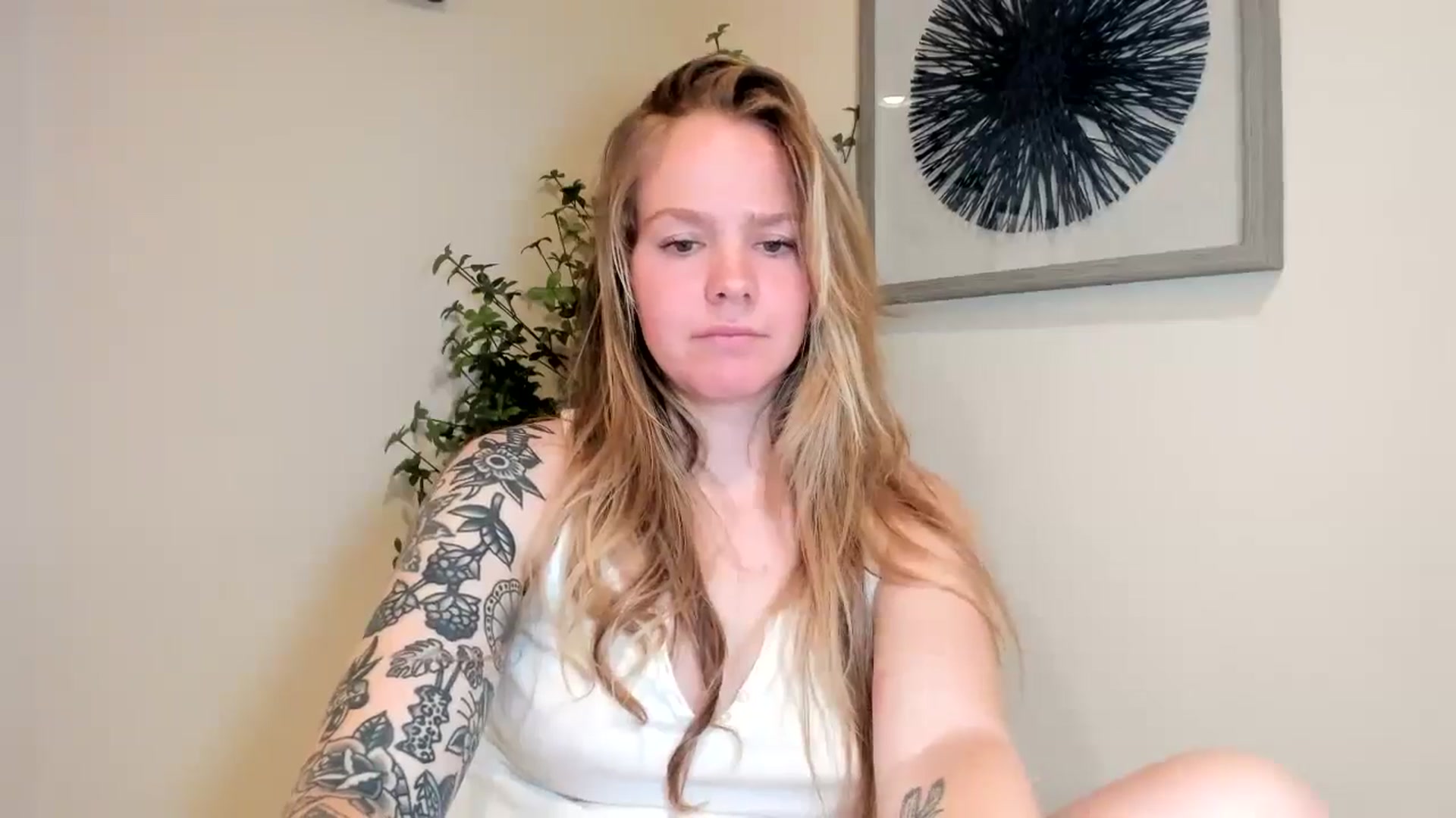 Gallery image thumbnail from Sasssykassy's myfreecams stream on, 05/18/2024, 01:16 image 6 of 20