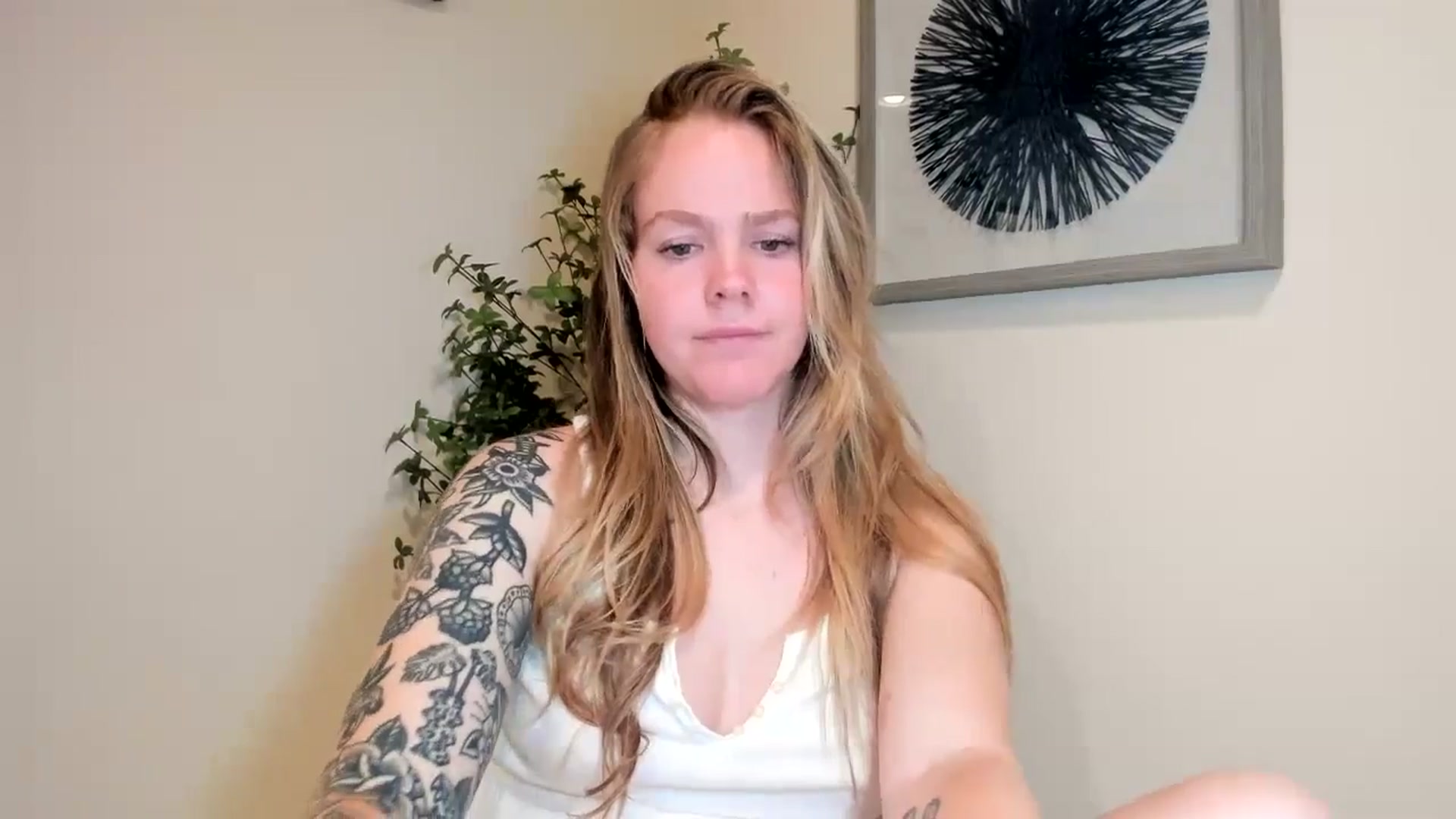 Gallery image thumbnail from Sasssykassy's myfreecams stream on, 05/18/2024, 01:16 image 14 of 20