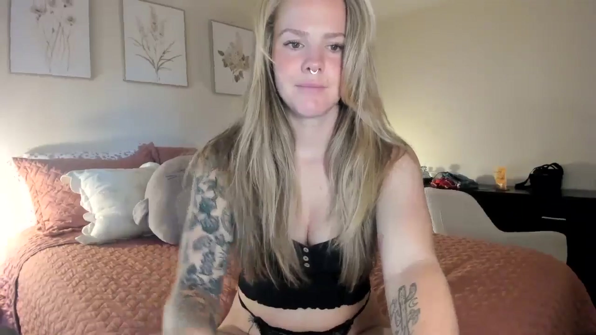 Gallery image thumbnail from Sasssykassy's myfreecams stream on, 07/25/2024, 01:01 image 7 of 20