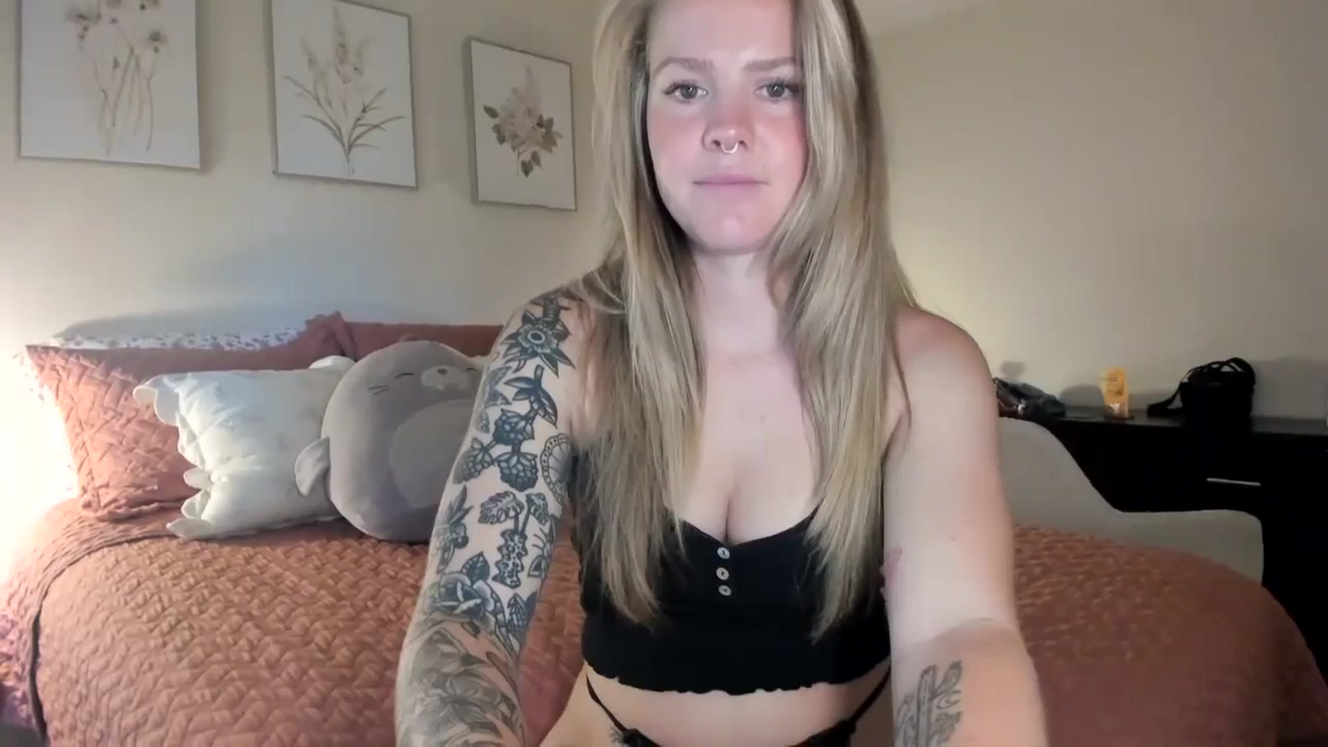 Gallery image thumbnail from Sasssykassy's myfreecams stream on, 07/25/2024, 01:01 image 6 of 20