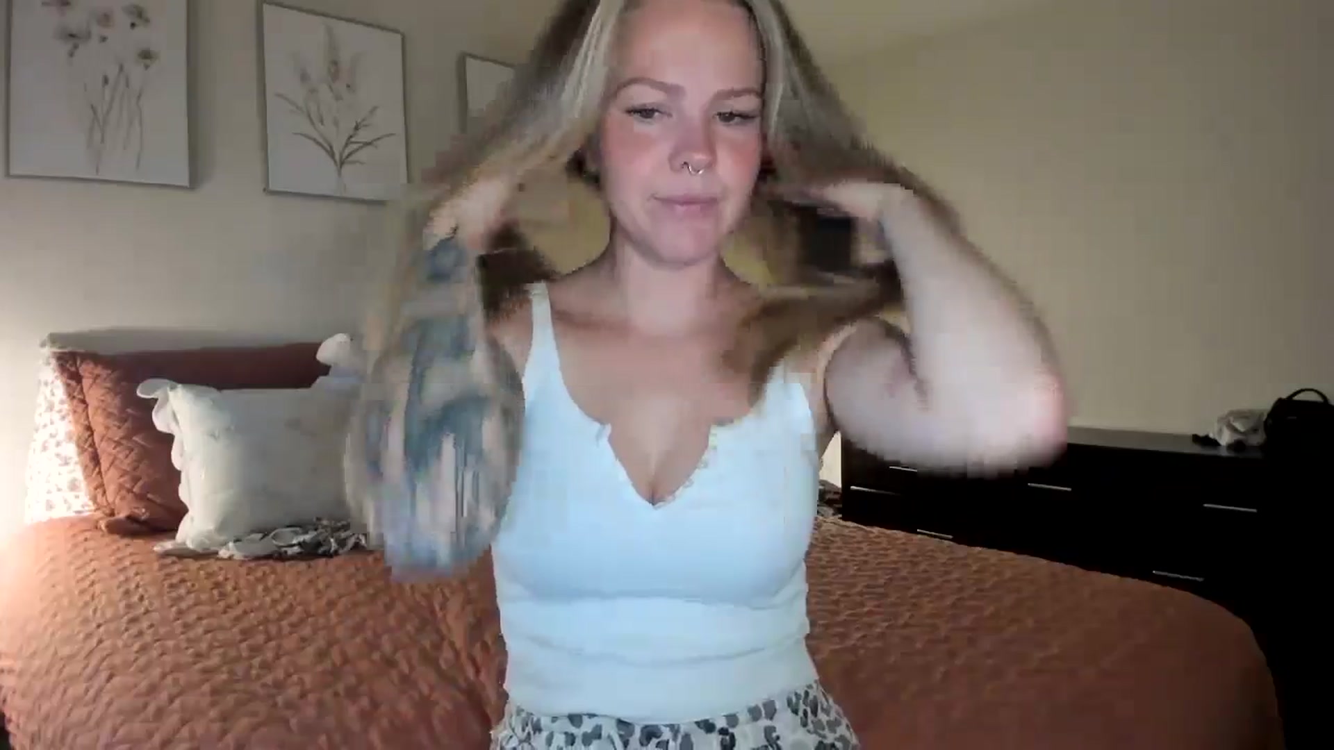 Gallery image thumbnail from Sasssykassy's myfreecams stream on, 08/05/2024, 01:02 image 10 of 20