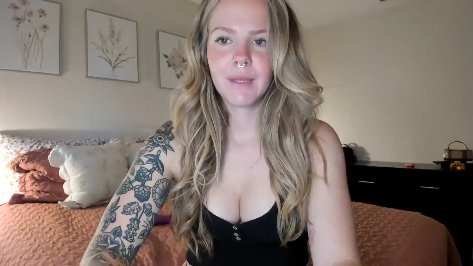 Gallery image thumbnail from Sasssykassy's myfreecams stream on, 08/08/2024, 01:59 image 3 of 20