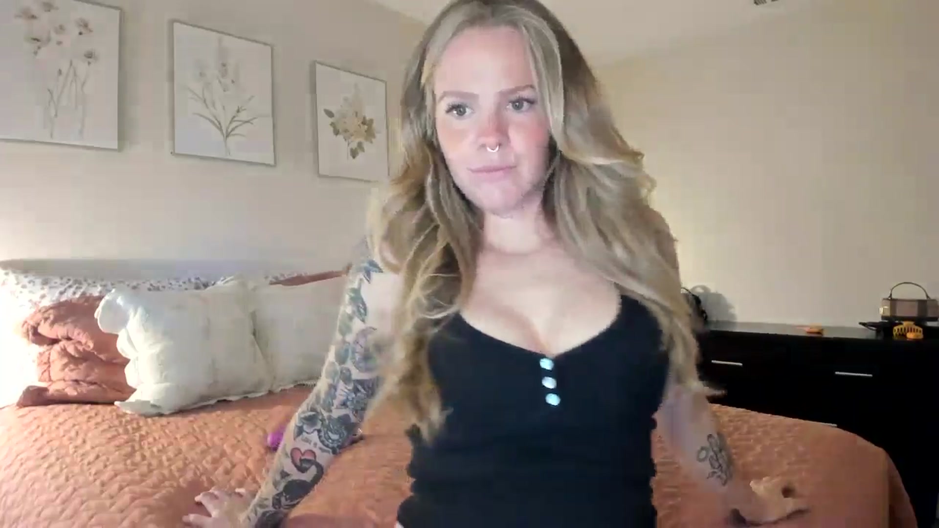 Gallery image thumbnail from Sasssykassy's myfreecams stream on, 08/08/2024, 01:59 image 2 of 20